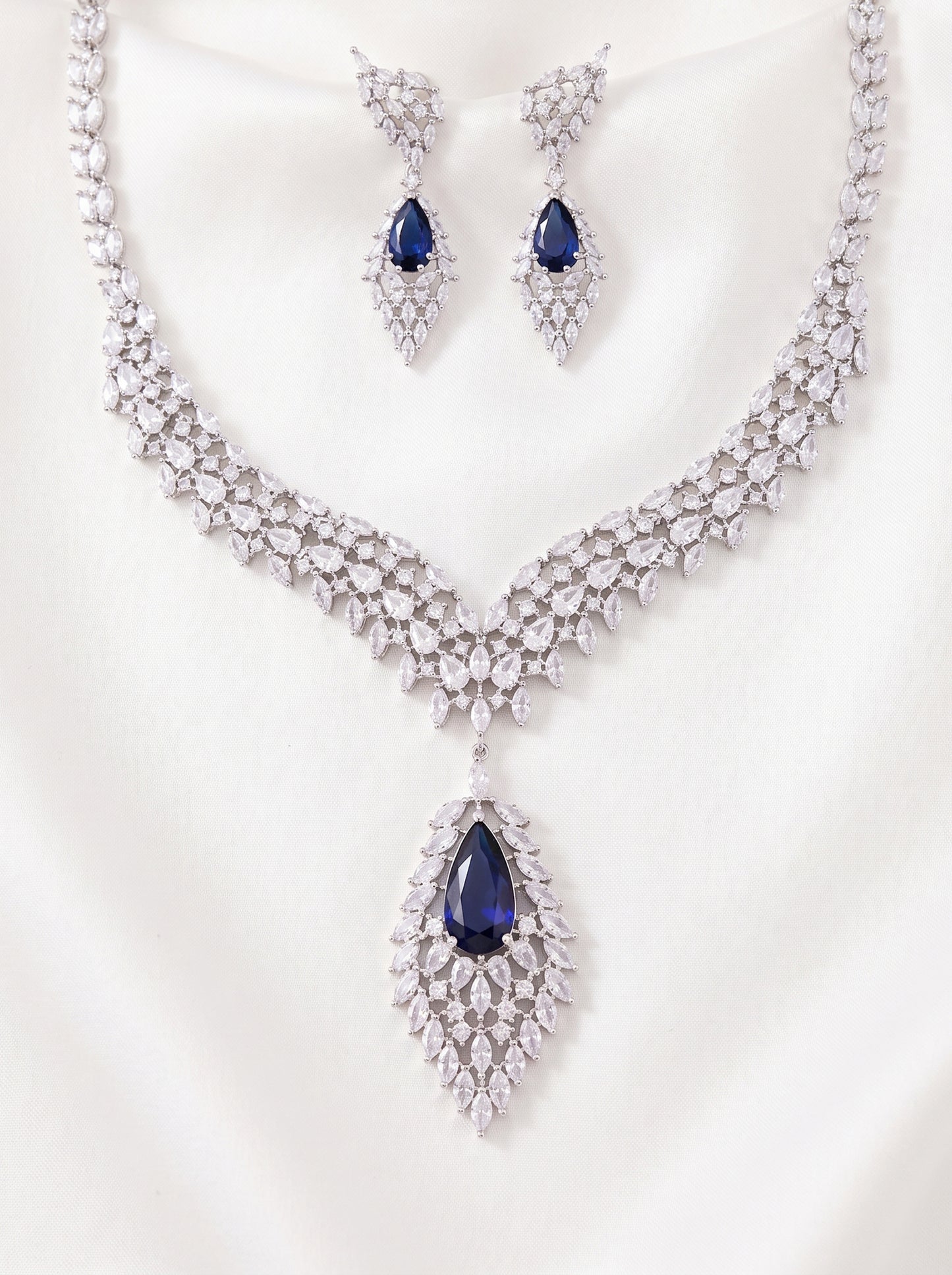 "Empress's Heritage" Vintage Big Leaf Pendant Jewelry Set, Radiant Royal Blue Ruby Red Crystal Fringe Choker & Luxury Prom Drop Earrings Duo  LUNA-X165