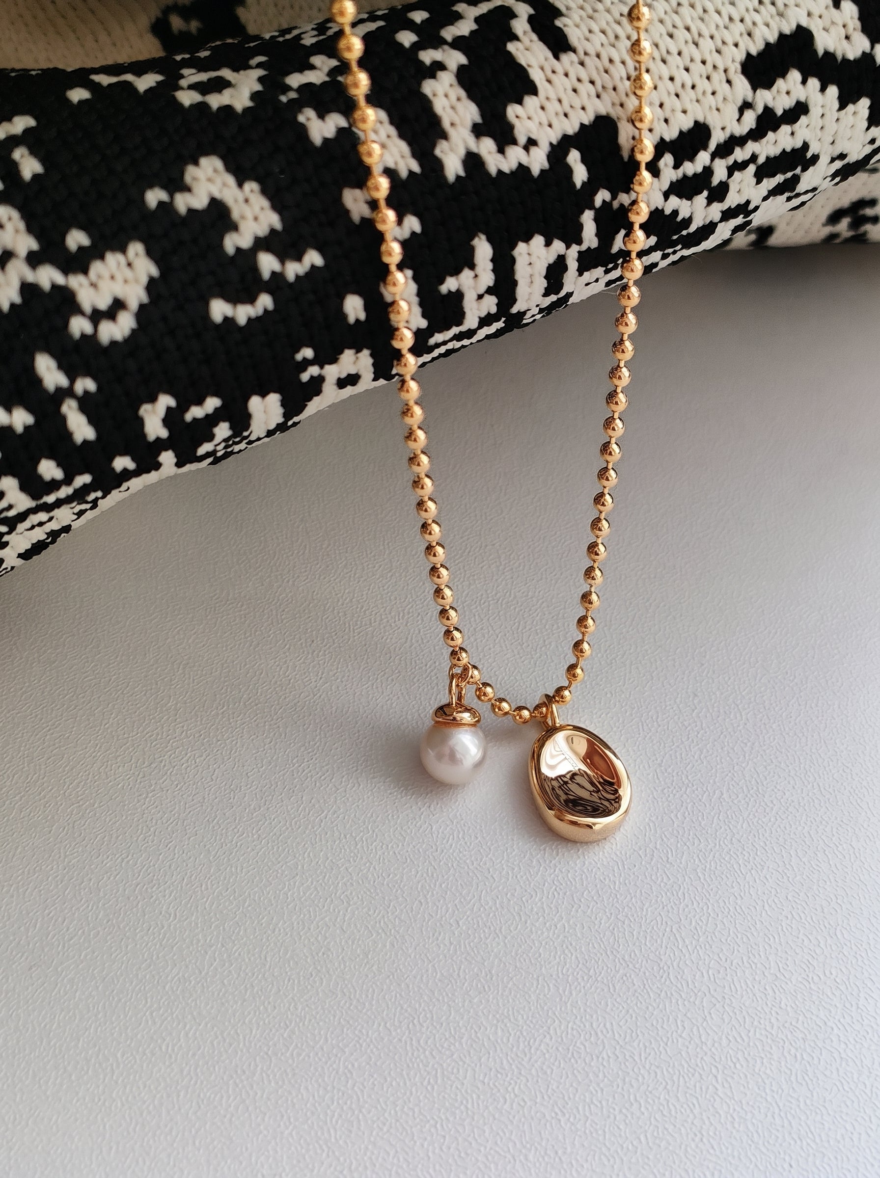 Women’s Dainty Bead Chain Oval Disc Imitation Pearl Pendant Necklace, Vintage Gold & Rhodium Plated Minimalist Daily Bridal Jewelry Gift LUNA-X238