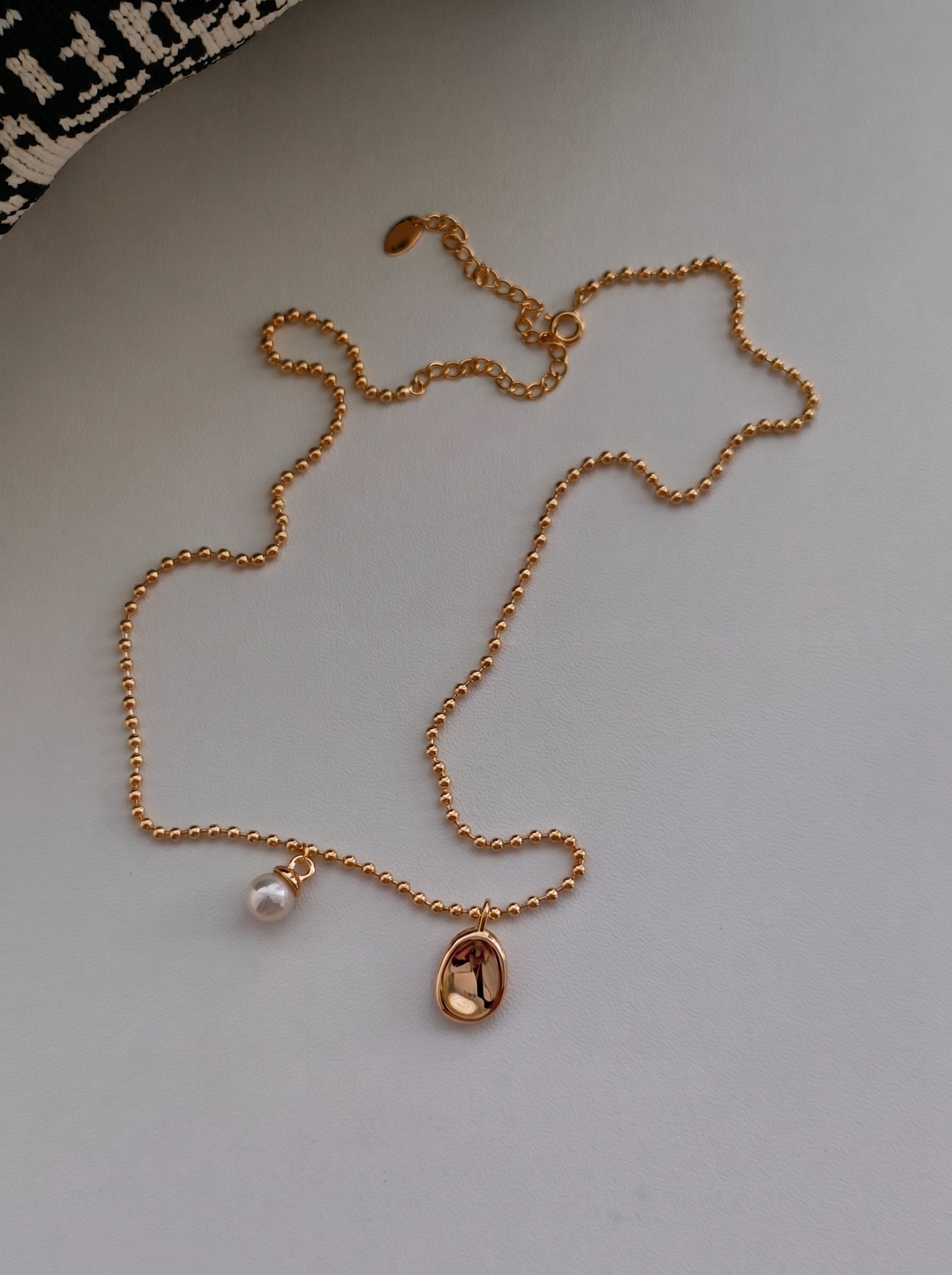 Women’s Dainty Bead Chain Oval Disc Imitation Pearl Pendant Necklace, Vintage Gold & Rhodium Plated Minimalist Daily Bridal Jewelry Gift LUNA-X238