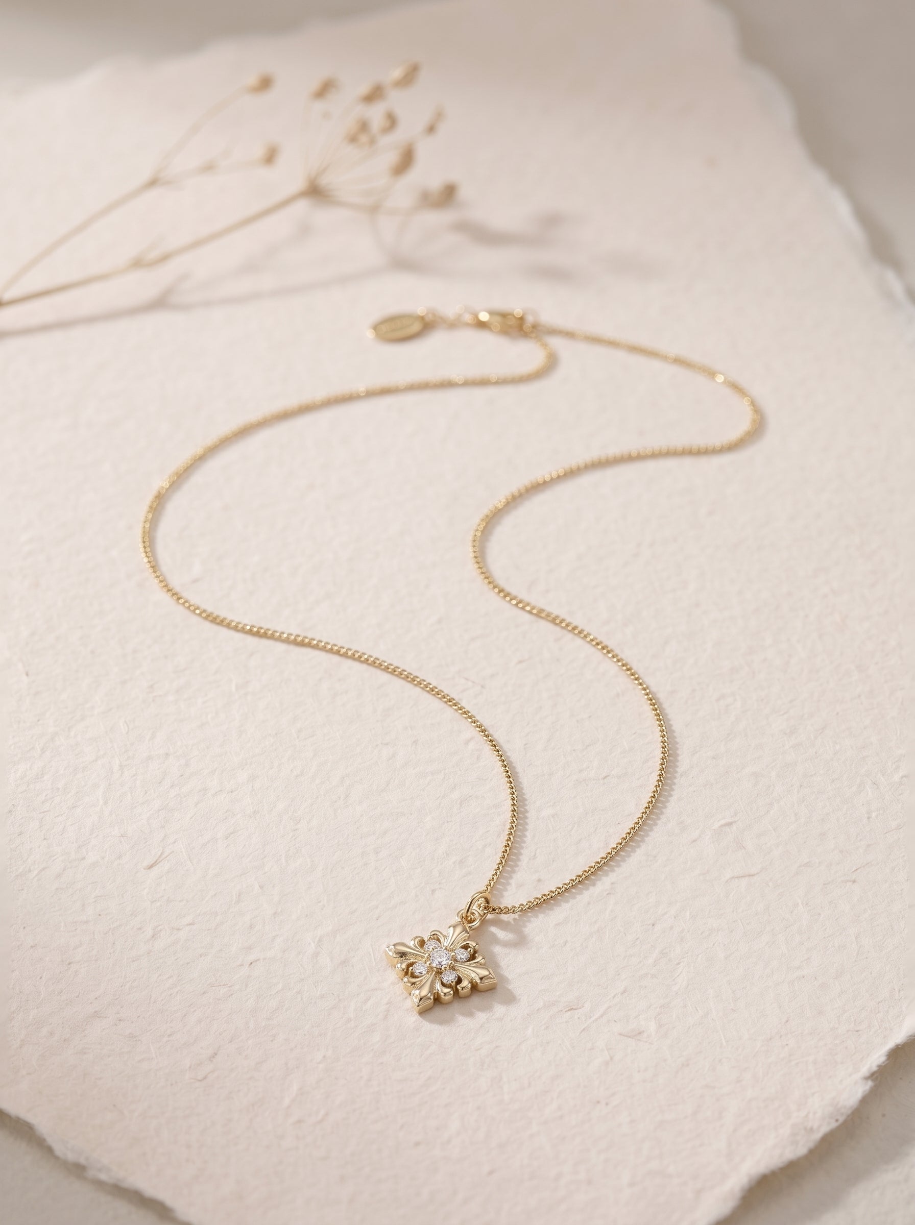 Women’s Vintage French Fleur-de-Lis Iris Necklace, 60cm Long Chain Synthetic Zircon Pendant, Elegant Daily & Wedding Jewelry LUNA-X248