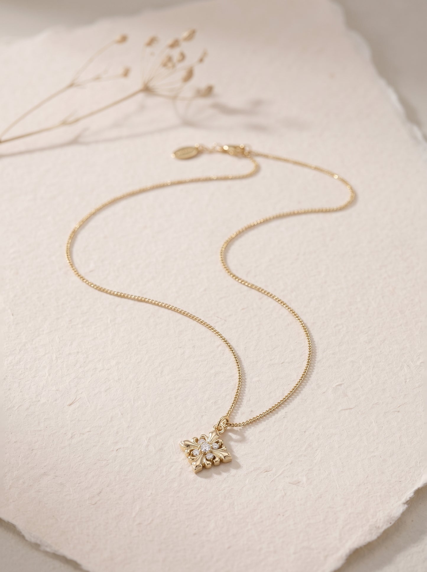 Vintage French Fleur-de-Lis Iris Flower Necklace 60cm Long Chain Synthetic Zircon Pendant Elegant Women Daily Wedding Jewelry  LUNA-X248