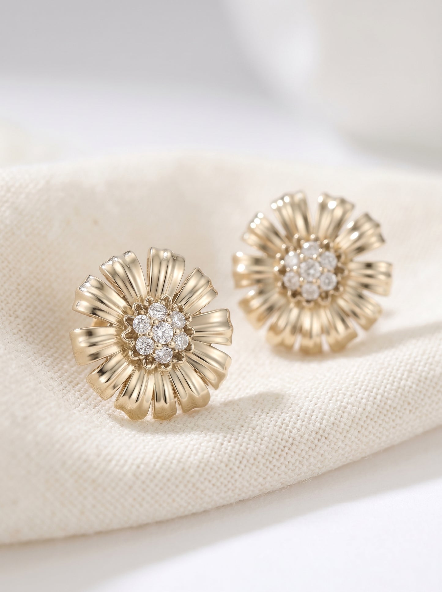 Retro Garden Daisy Floral Stud Earrings 12mm Light Titanium Gold S925 Silver Pin  LUNA-X264