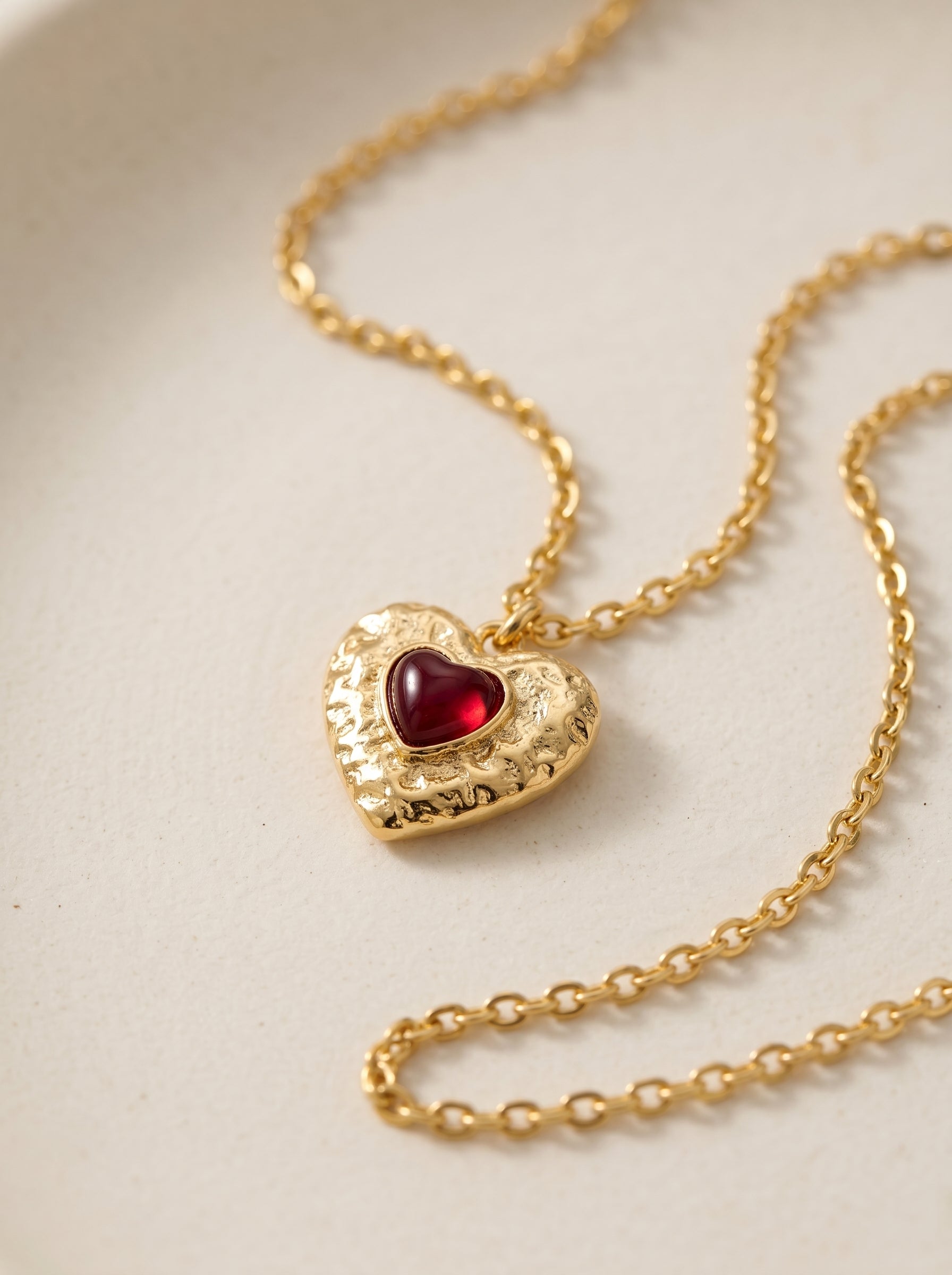 Hammered Red Enamel Heart Pendant Necklace For Women Dainty Adjustable 40+5cm Cable Chain Minimalist Romantic Valentines Daily Layering Jewelry Gift For Girlfriend LUNA-X278