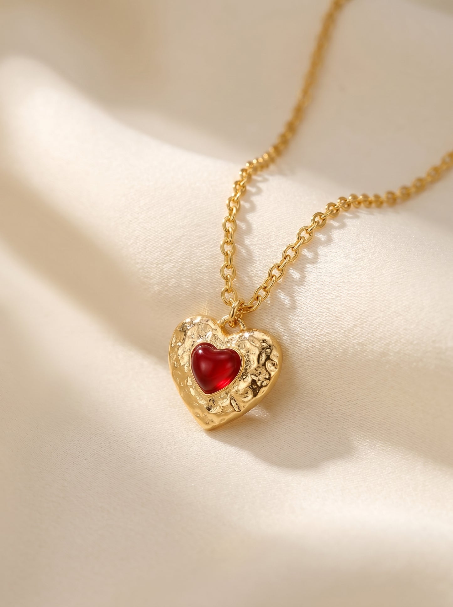 18K Gold Plated Hammered Red Enamel Heart Pendant Necklace For Women Dainty Adjustable 40+5cm Cable Chain Minimalist Romantic Valentines Daily Layering Jewelry Gift For Girlfriend LUNA-X278