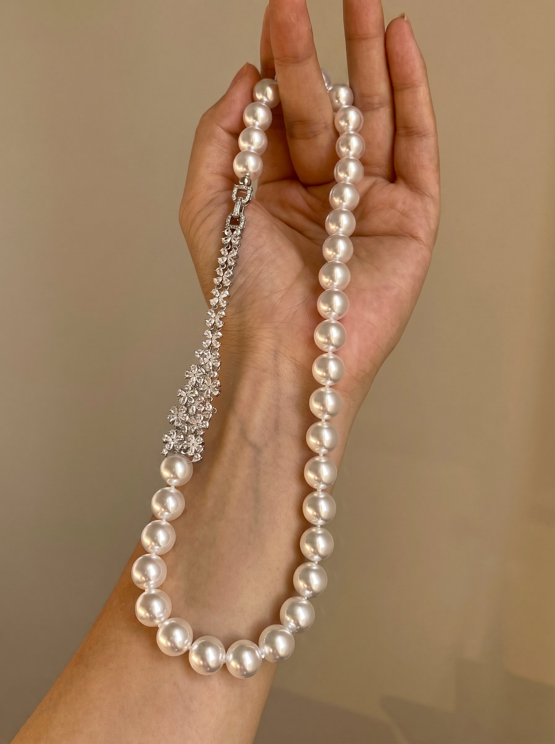 Bridal Floral Crystal Cluster Pearl Choker Necklace for Women, 10mm Cool Luster Australian White Round Pearl Collarbone Chain 43cm Formal Wedding Gala Statement Fine Jewelry Gift  LUNA-X291