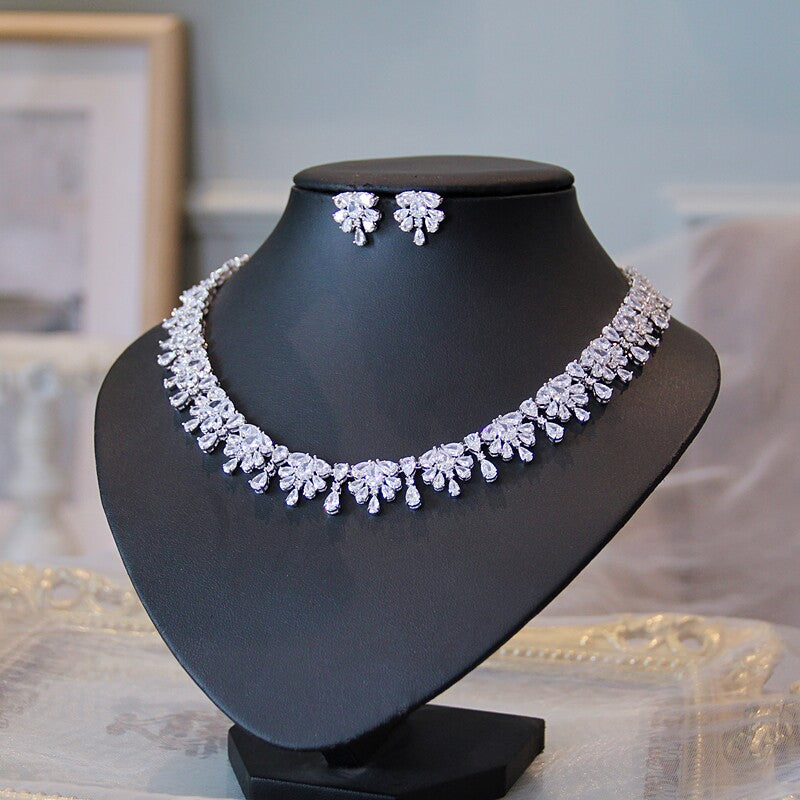 Elegant Leaf-Design Cubic Zirconia Bridal Necklace & Earring Set – K White Gold Plated  LUNA-X144
