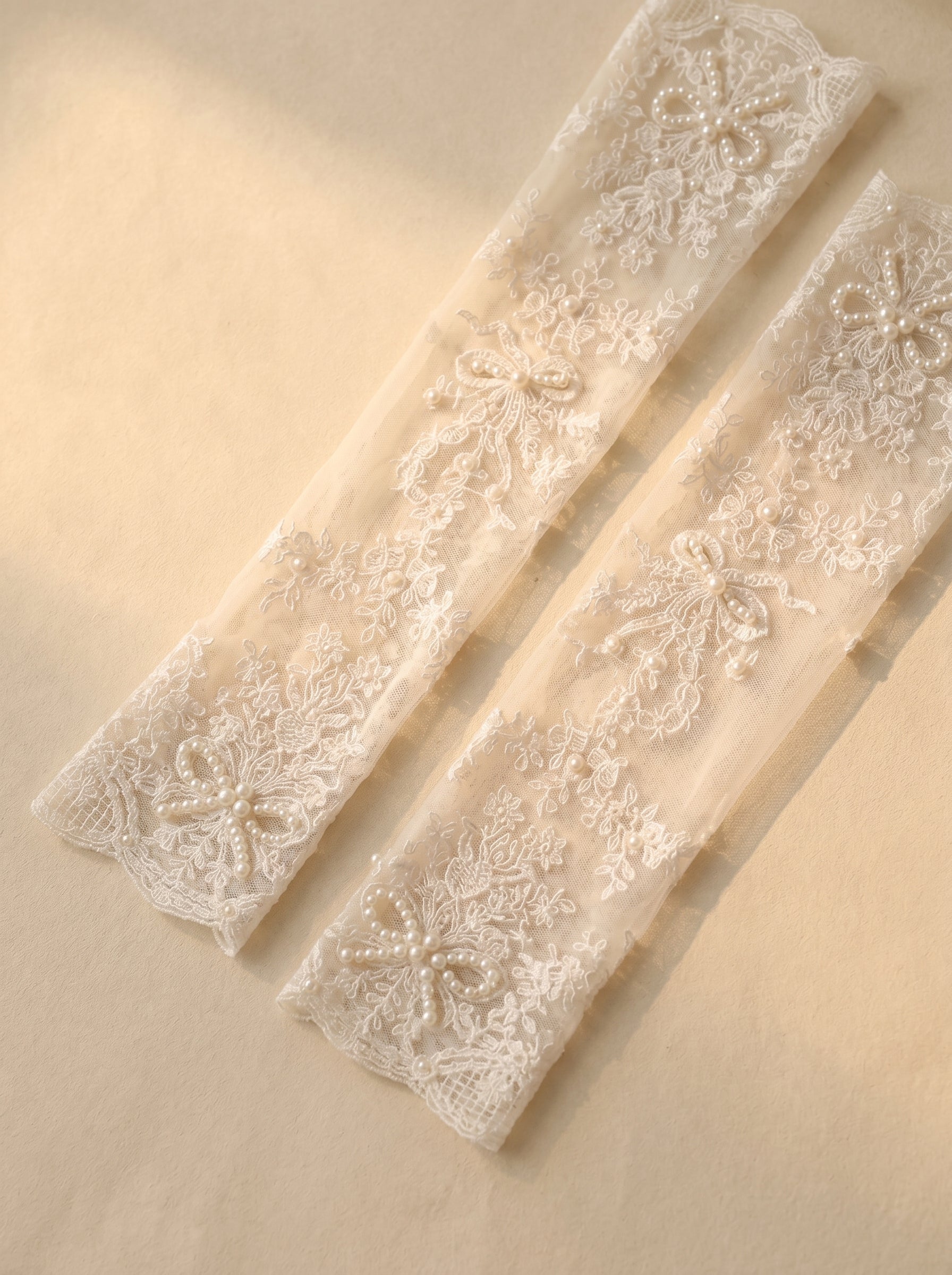 Vintage Off-White Lace Bridal Gloves 46cm Elbow-Length Fingerless Wedding Sleeves | Romantic Beaded Bow Knot Cottagecore Bridal Cuffs | LUNA-X325