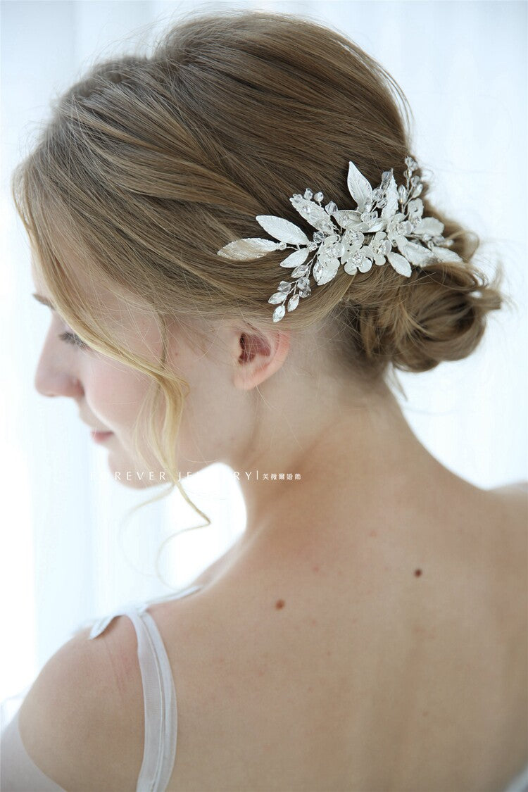 Silver Crystal Floral Bridal Hair Comb with Glass Rhinestones - Wedding Headpiece (14.5cm) LUNA-X193