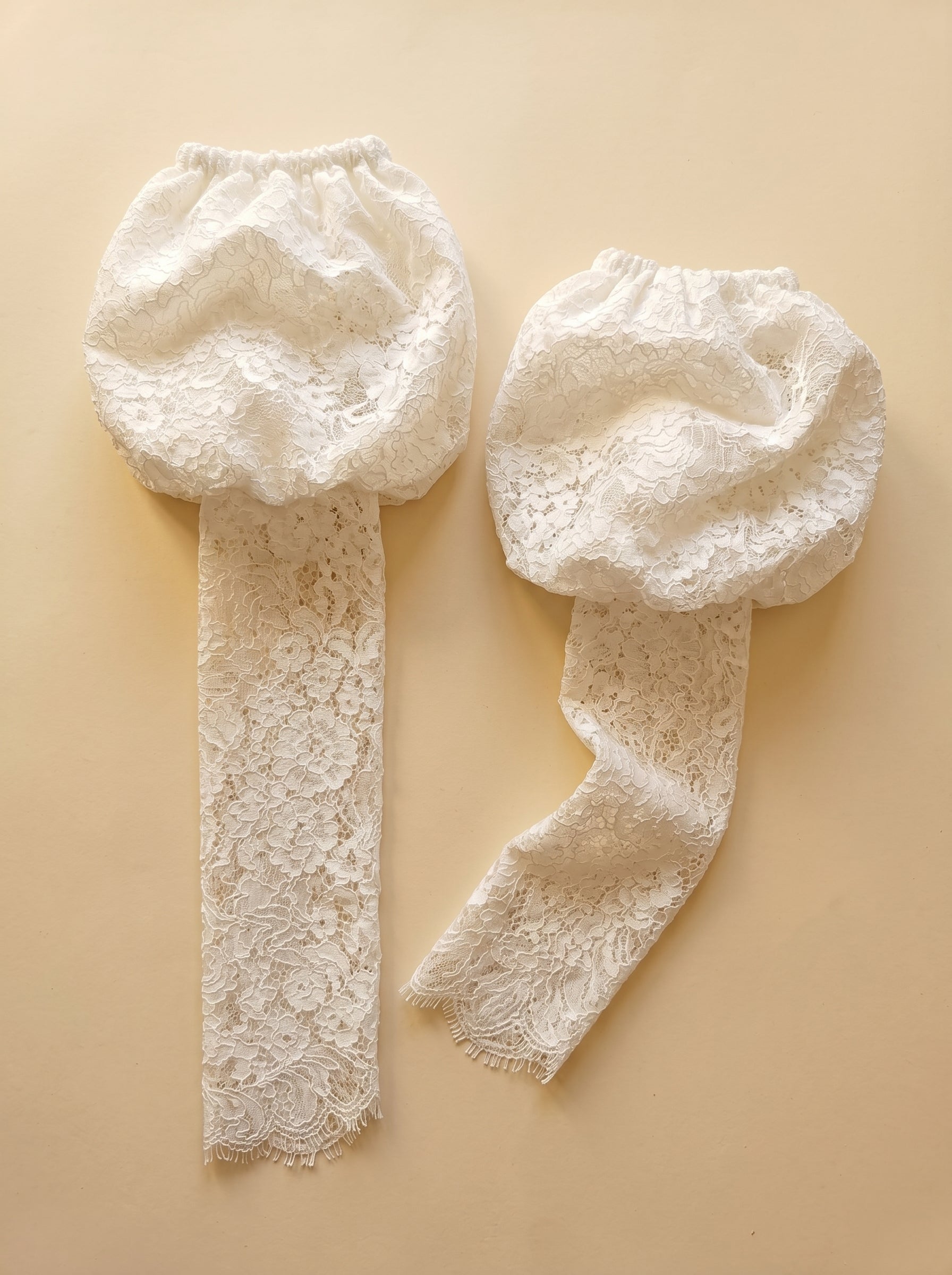 Detachable Lace Bridal Puff Sleeves - 55cm Vintage Victorian Wedding Gloves - Statement Fingerless Eyelash Lace Arms Cuffs with Elastic Top  LUNA-X322