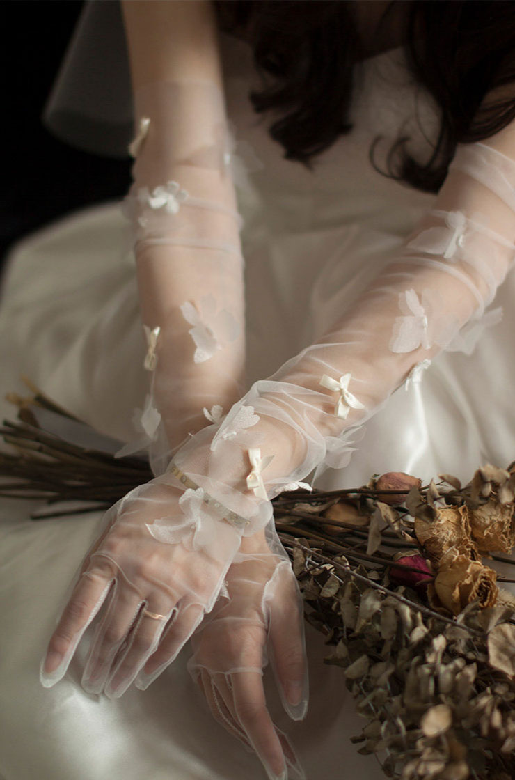 Ethereal Butterfly Tulle Bridal Gloves - 70cm Ultra Long Off-White Wedding Gloves with 3D Flutter Bows - Dramatic Fairycore Opera Runway Mittens LUNA-X315