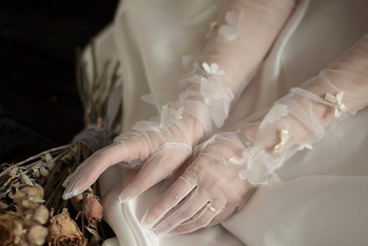 Ethereal Butterfly Tulle Bridal Gloves - 70cm Ultra Long Off-White Wedding Gloves with 3D Flutter Bows - Dramatic Fairycore Opera Runway Mittens LUNA-X315