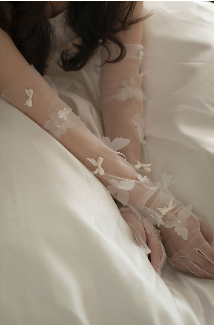 Ethereal Butterfly Tulle Bridal Gloves - 70cm Ultra Long Off-White Wedding Gloves with 3D Flutter Bows - Dramatic Fairycore Opera Runway Mittens LUNA-X315