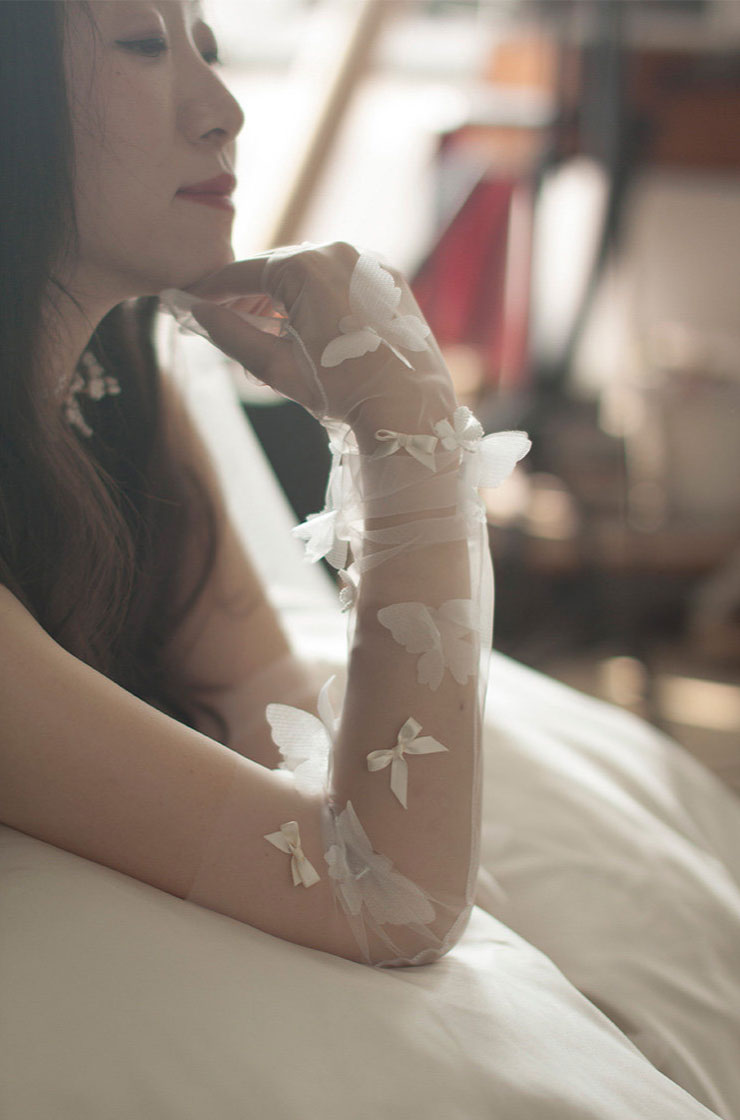 Ethereal Butterfly Tulle Bridal Gloves - 70cm Ultra Long Off-White Wedding Gloves with 3D Flutter Bows - Dramatic Fairycore Opera Runway Mittens LUNA-X315