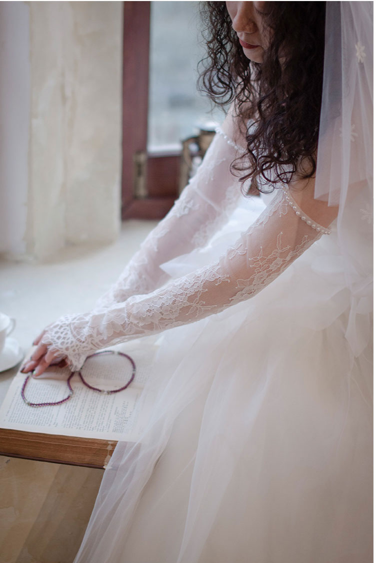 French Eyelash Lace Bridal Gloves - 55cm Opera Length Fingerless Wedding Gloves with Hand-Beaded imitation pearls - Vintage Regencycore White Elopement Mittens LUNA-X314