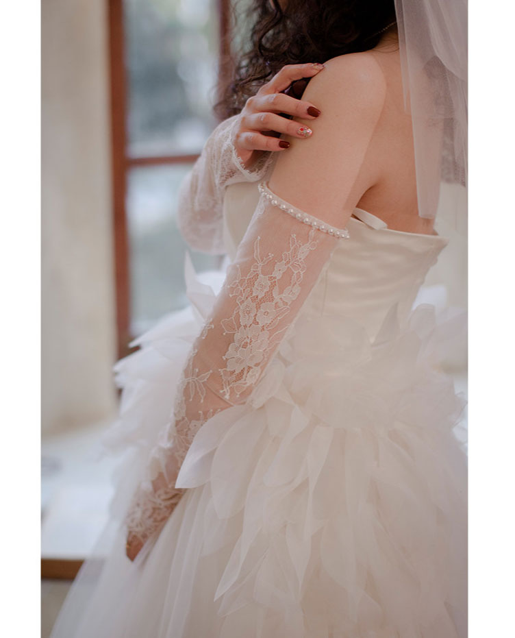 French Eyelash Lace Bridal Gloves - 55cm Opera Length Fingerless Wedding Gloves with Hand-Beaded imitation pearls - Vintage Regencycore White Elopement Mittens LUNA-X314