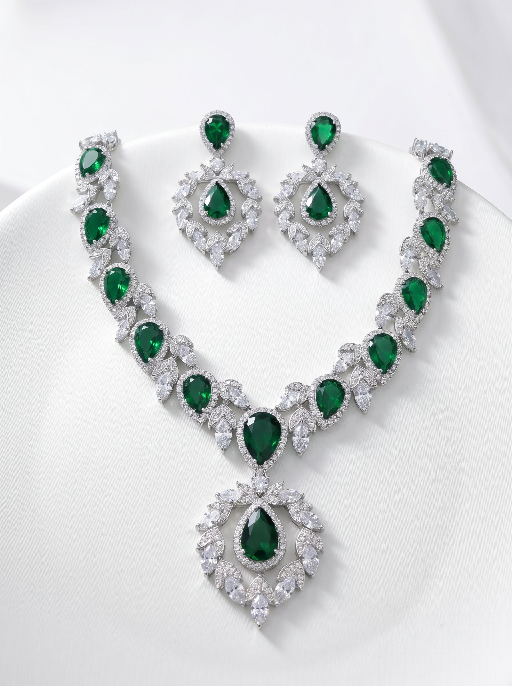 Vintage Emerald Green Teardrop Jewelry Set Luxury Baroque Statement Necklace & Chandelier Earrings | Royal Bridal Banquet Wedding Jewelry Two-Piece Set | LUNA-X127