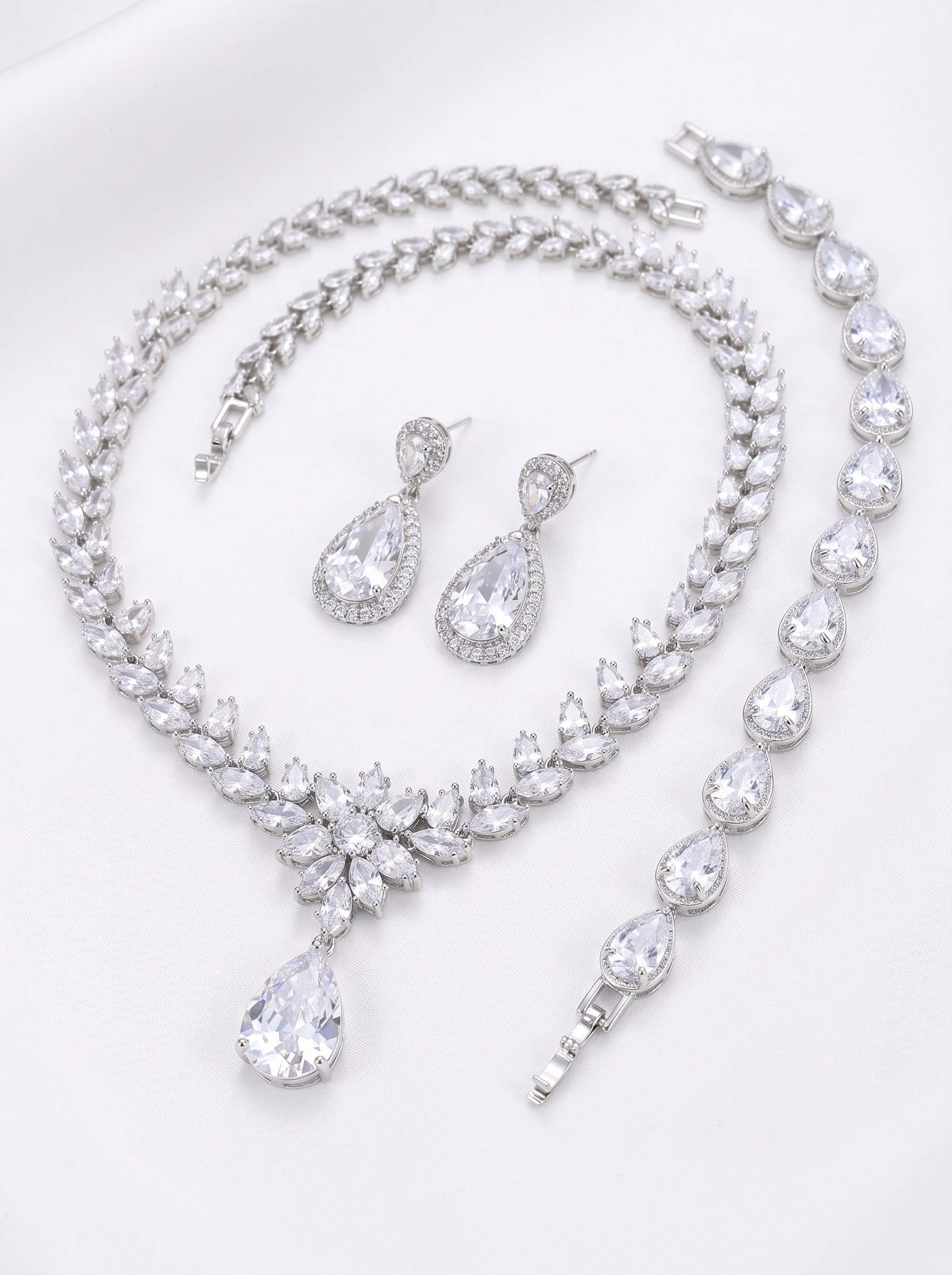 Imperial Teardrop and Marquise Bridal Jewelry Set Luxury Statement Necklace, Chandelier Earrings, and Tennis Bracelet | Premium 3-Piece Wedding Banquet Ensemble | LUNA-X130