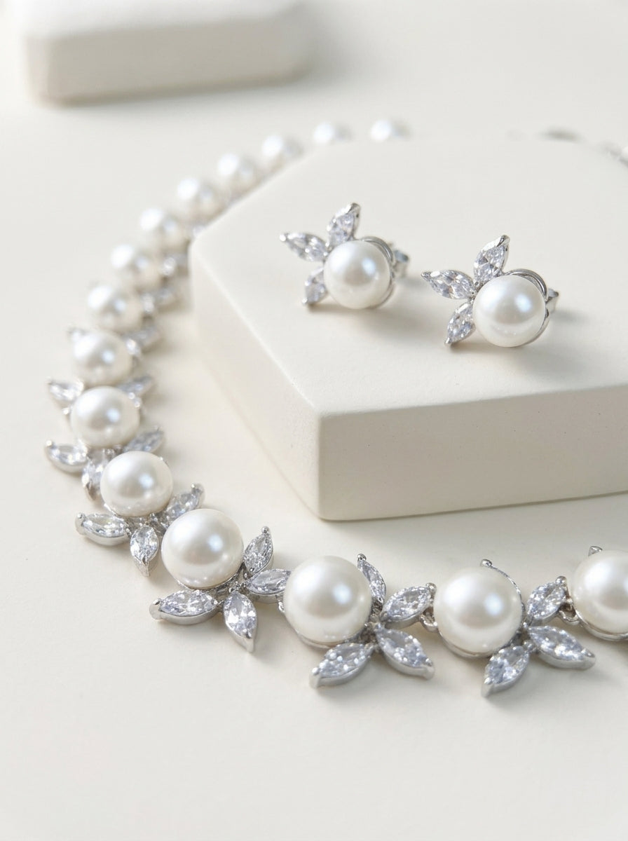 Vintage Sunburst Medallion Bridal Jewelry Set Luxury White-Tone Plated AAA Zircon Geometric Round Choker Necklace & Petite Stud Earrings Duo | LUNA-X154