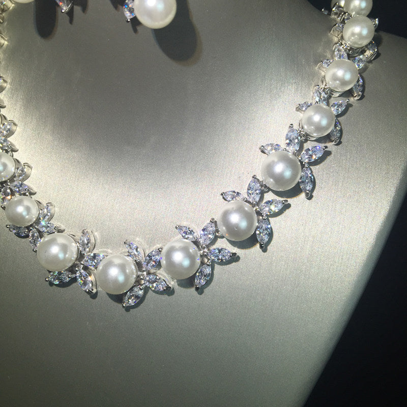 Vintage Sunburst Medallion Bridal Jewelry Set Luxury White-Tone Plated AAA Zircon Geometric Round Choker Necklace & Petite Stud Earrings Duo | LUNA-X154