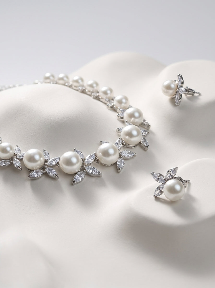 Vintage Sunburst Medallion Bridal Jewelry Set Luxury White-Tone Plated AAA Zircon Geometric Round Choker Necklace & Petite Stud Earrings Duo | LUNA-X154