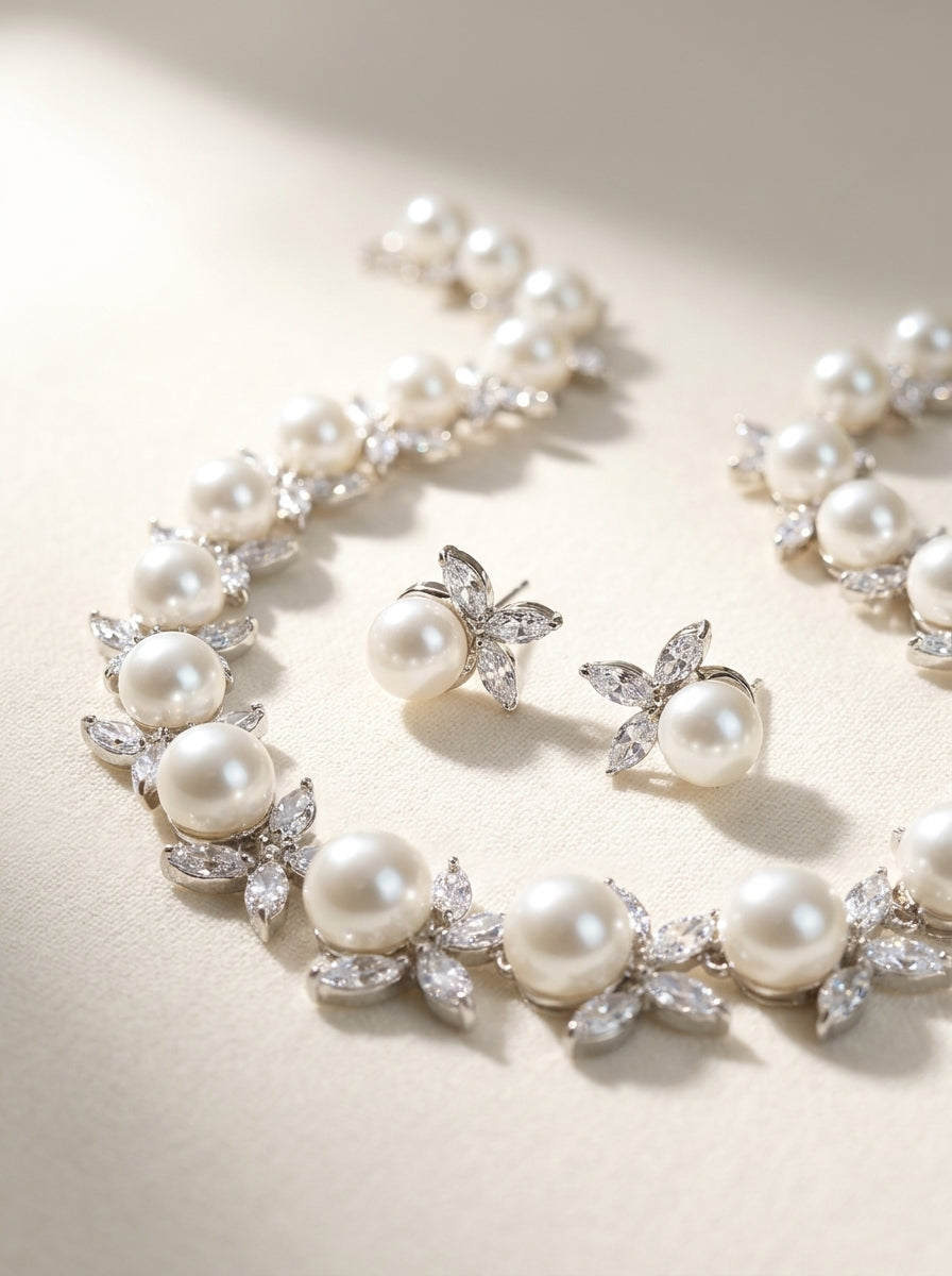 Vintage Sunburst Medallion Bridal Jewelry Set Luxury White-Tone Plated AAA Zircon Geometric Round Choker Necklace & Petite Stud Earrings Duo | LUNA-X154