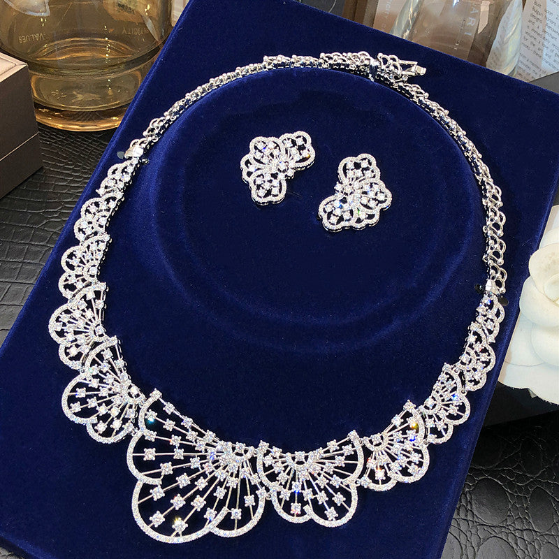 Grand Starburst Medallion Bridal Jewelry Set Luxury White-Tone Plated AAA Zircon Geometric Choker Necklace & Dramatic Drop Earrings Set for Royal Wedding & Gala LUNA-X160