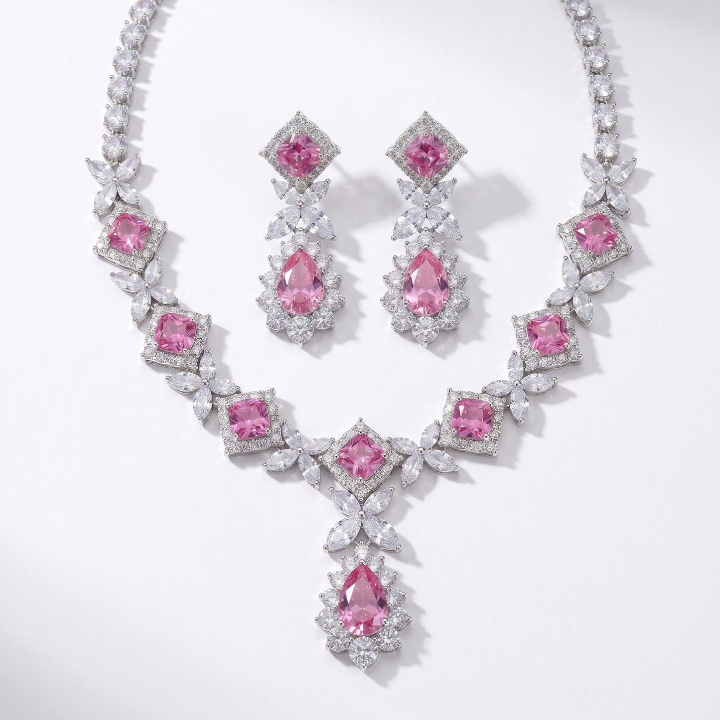 "Hollywood Heritage" Vintage Pear-Cut Wedding Jewelry Set Radiant Cluster Leaf Choker & Luxury Teardrop Evening Earrings Duo LUNA-X161