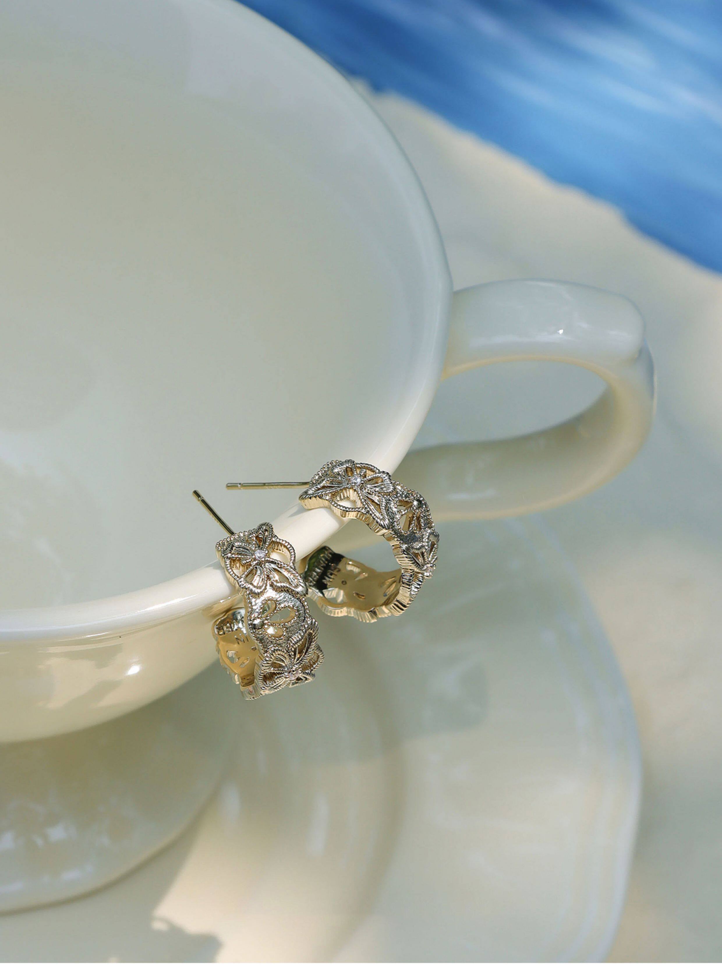 SUN HUNTER Vintage Lace Butterfly Hoop Earrings C-Shape Hollow Zircon Hoops | Two-Tone High-Shine Light Titanium Finish | Elegant Retro Statement Jewelry | LUNA-X268