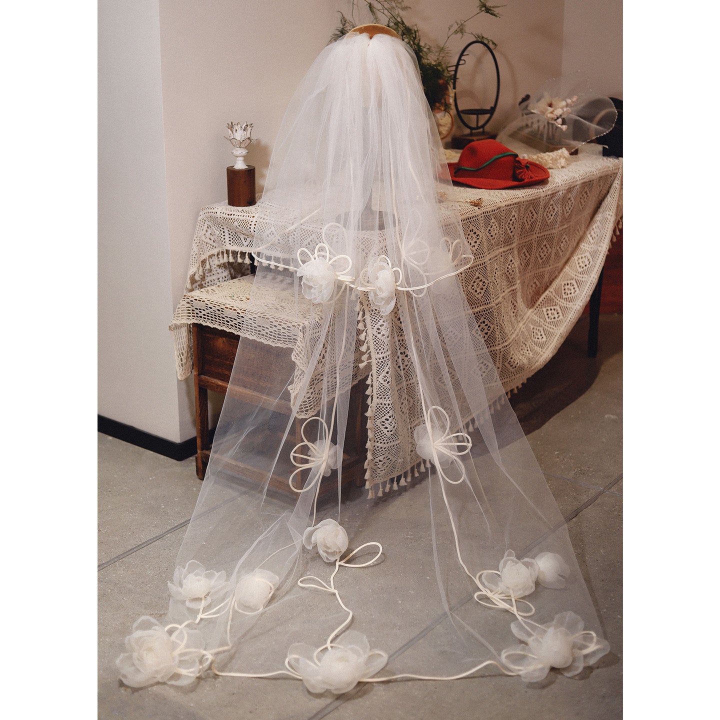 Whimsical 3D Floral Bridal Set - 160cm Winding Vine Wedding Veil & 50cm Organza Rose Opera Gloves - Romantic Cottagecore Bride Accessories  LUNA-X333
