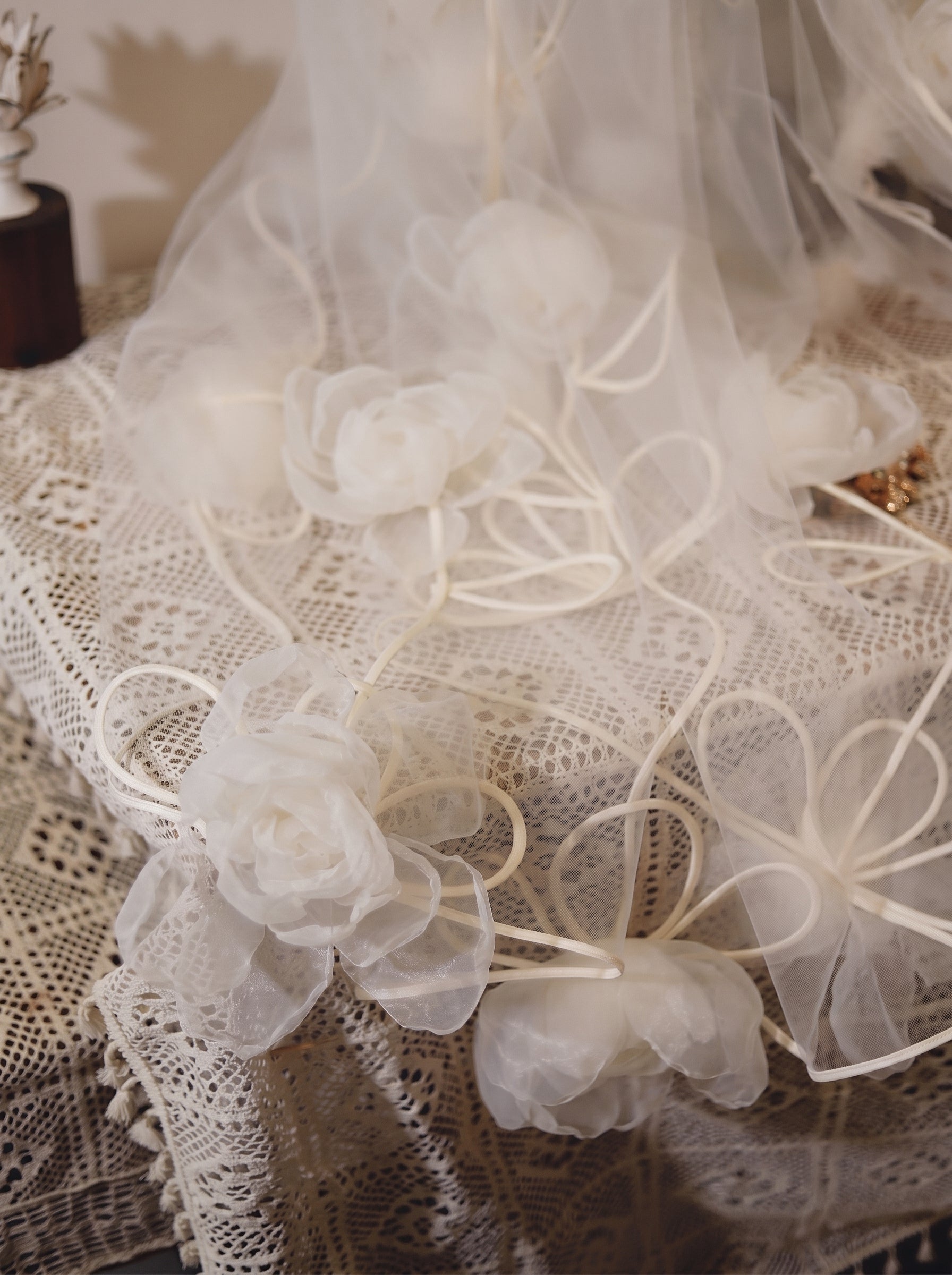 Whimsical 3D Floral Bridal Set - 160cm Winding Vine Wedding Veil & 50cm Organza Rose Opera Gloves - Romantic Cottagecore Bride Accessories  LUNA-X333