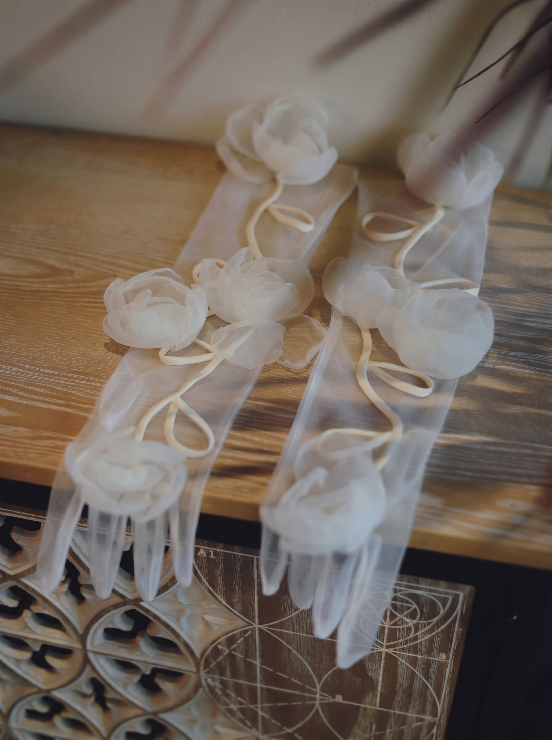 Whimsical 3D Floral Bridal Set - 160cm Winding Vine Wedding Veil & 50cm Organza Rose Opera Gloves - Romantic Cottagecore Bride Accessories  LUNA-X333