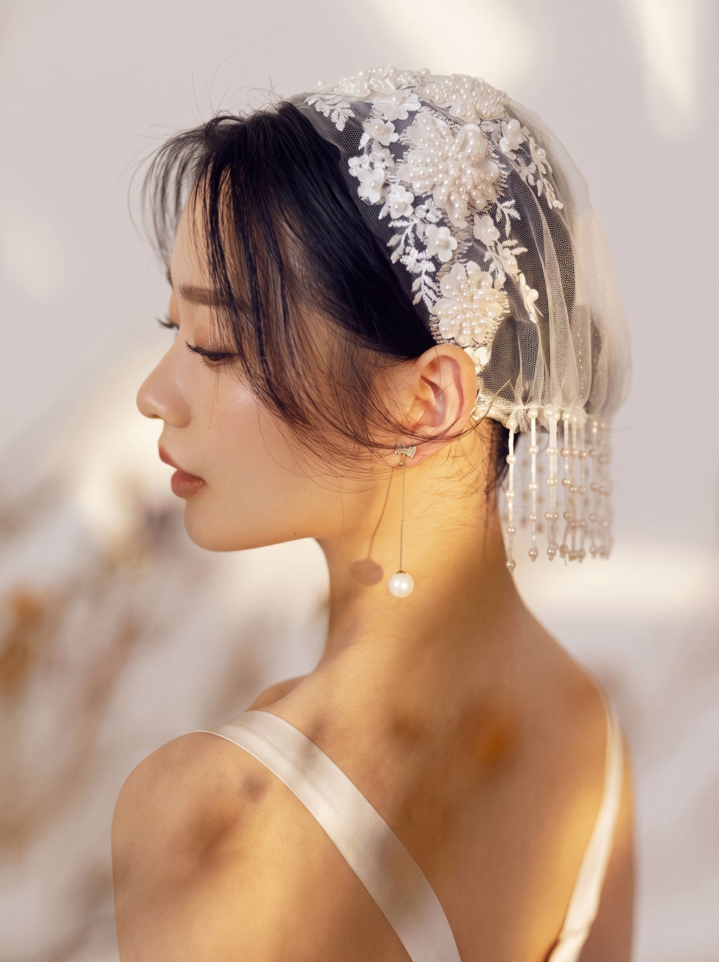 1920s Vintage Juliet Cap Headpiece with Pearl Tassels - Luxury 3D Floral Bridal Hair Cap, Romantic Gatsby Wedding Headband Veil for Reception & Party  LUNA-X346