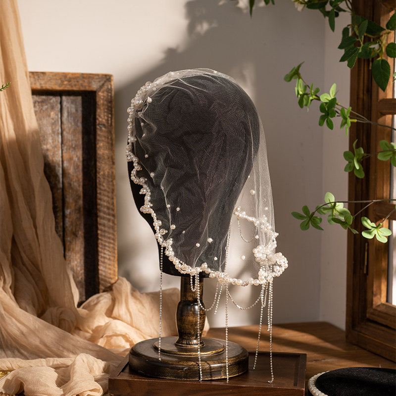Luxury Baroque Gold Plated Scalloped Cap Veil - One Size Vintage Bridal Headpiece with Cascading Metallic Tassel Chains, Romantic Beaded Birdcage Veil for Reception  LUNA-X348