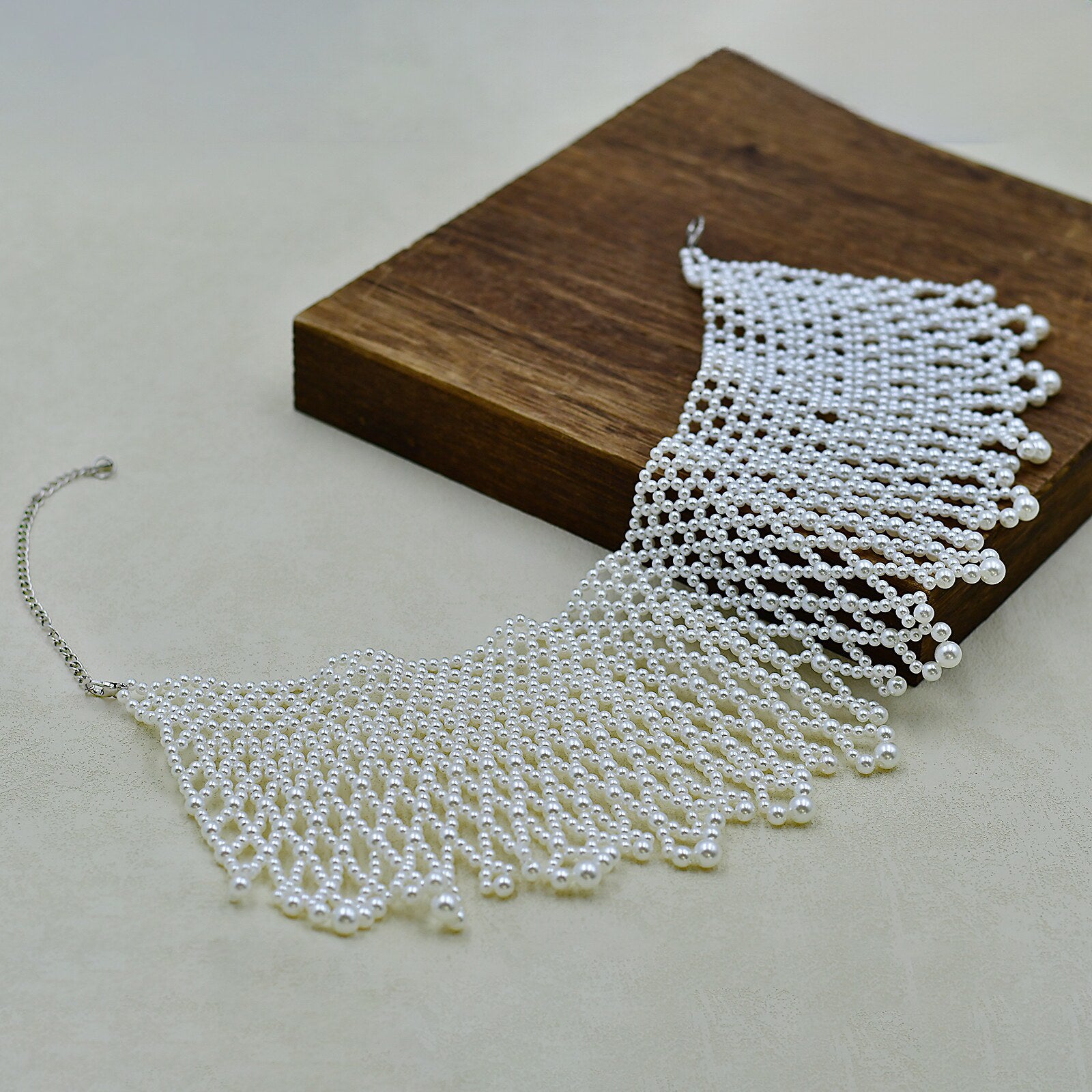 Luxury Vintage Bridal Choker Collar - Heavy Lattice-Weave Wedding Neckpiece with Lustrous Round Beads, Elegant Statement Capelet Bib for Strapless Gown LUNA-X353
