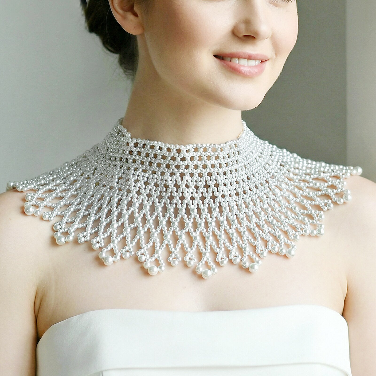Luxury Vintage Bridal Choker Collar - Heavy Lattice-Weave Wedding Neckpiece with Lustrous Round Beads, Elegant Statement Capelet Bib for Strapless Gown LUNA-X353