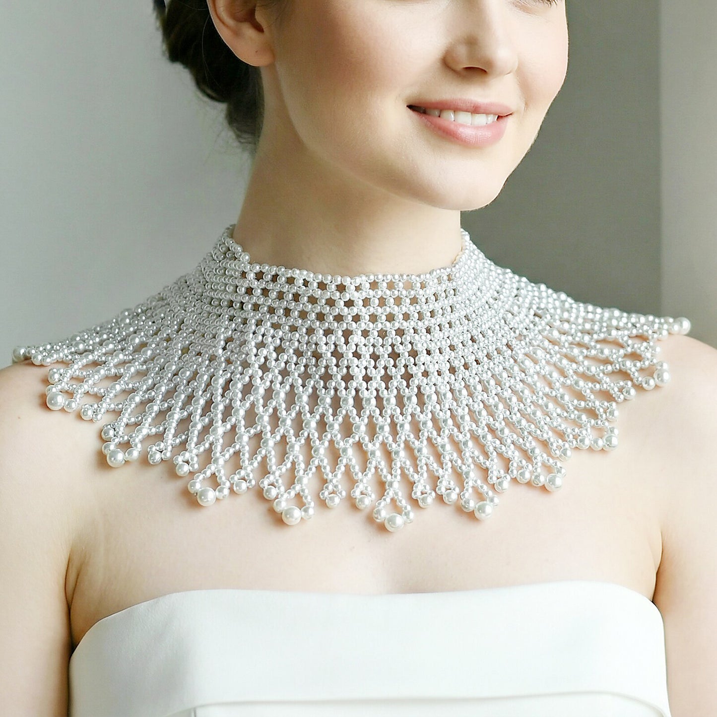 Luxury Vintage Bridal Choker Collar - Heavy Lattice-Weave Wedding Neckpiece with Lustrous Round Beads, Elegant Statement Capelet Bib for Strapless Gown LUNA-X353