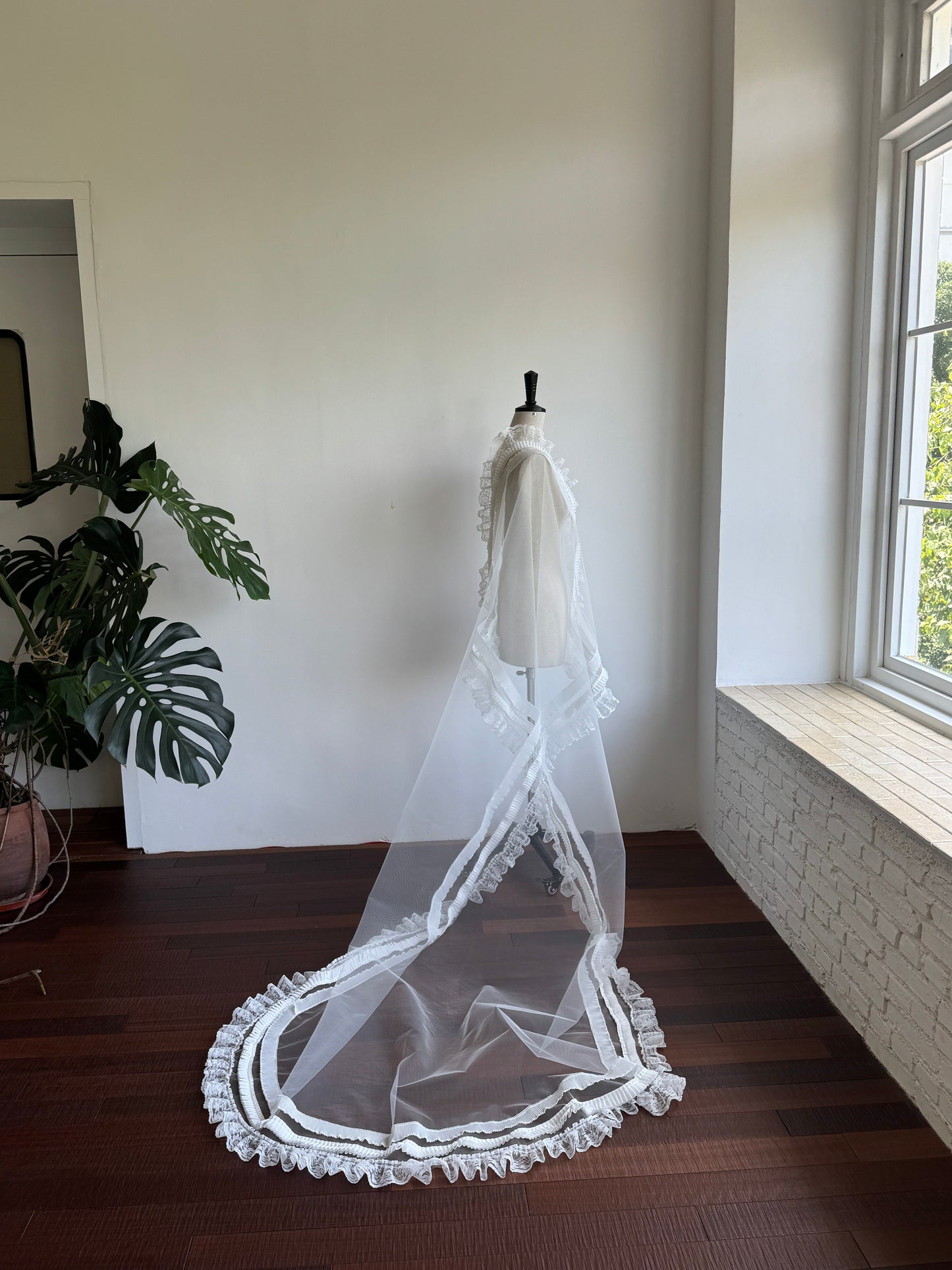Luxury Vintage Cathedral Wedding Veil - French Tiered Ruffle Lace Bridal Veil, Romantic Pleated Ribbon Edge Long Train Veil for Estate Ceremony LUNA-X354