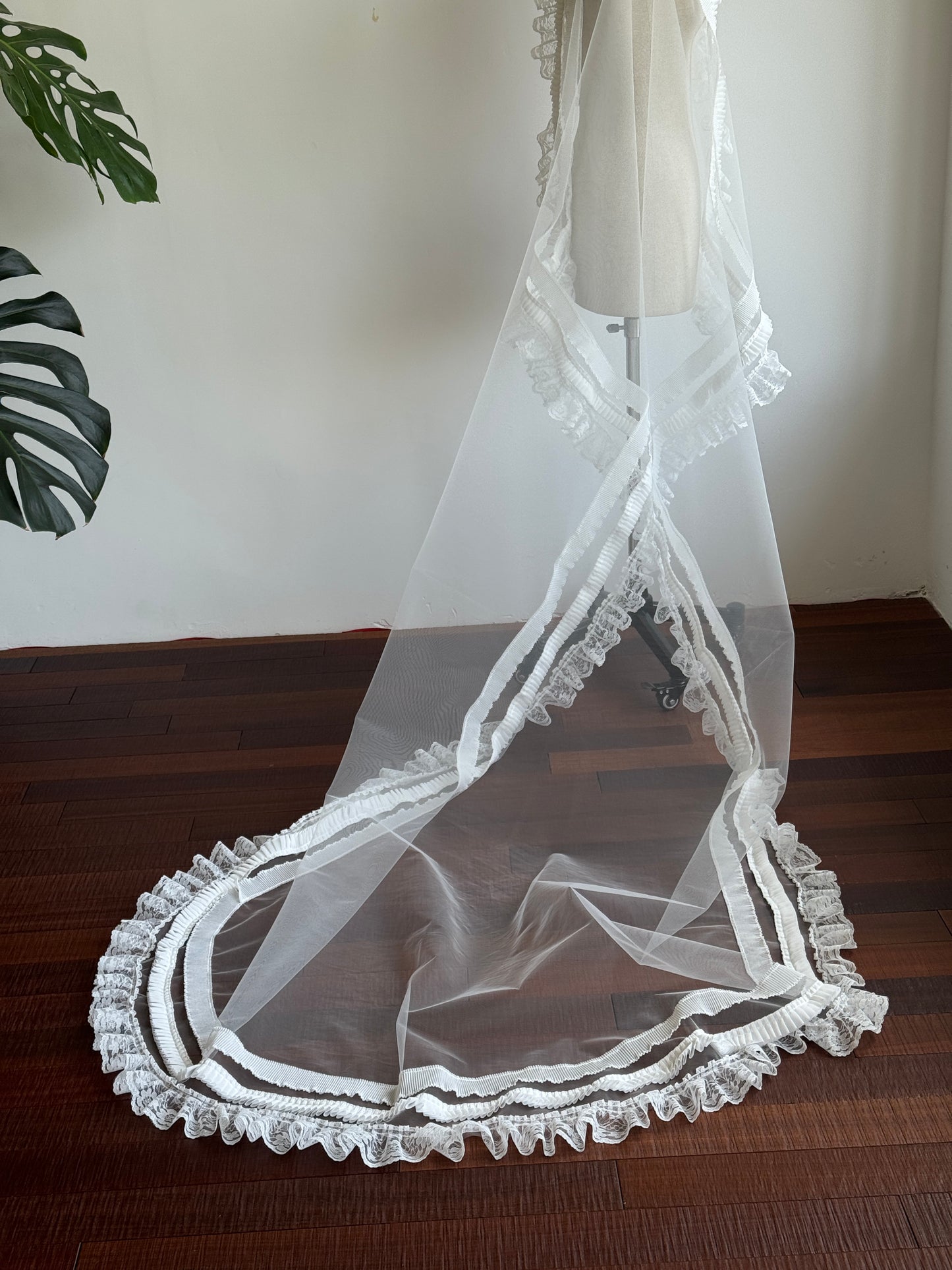 Luxury Vintage Cathedral Wedding Veil - French Tiered Ruffle Lace Bridal Veil, Romantic Pleated Ribbon Edge Long Train Veil for Estate Ceremony LUNA-X354