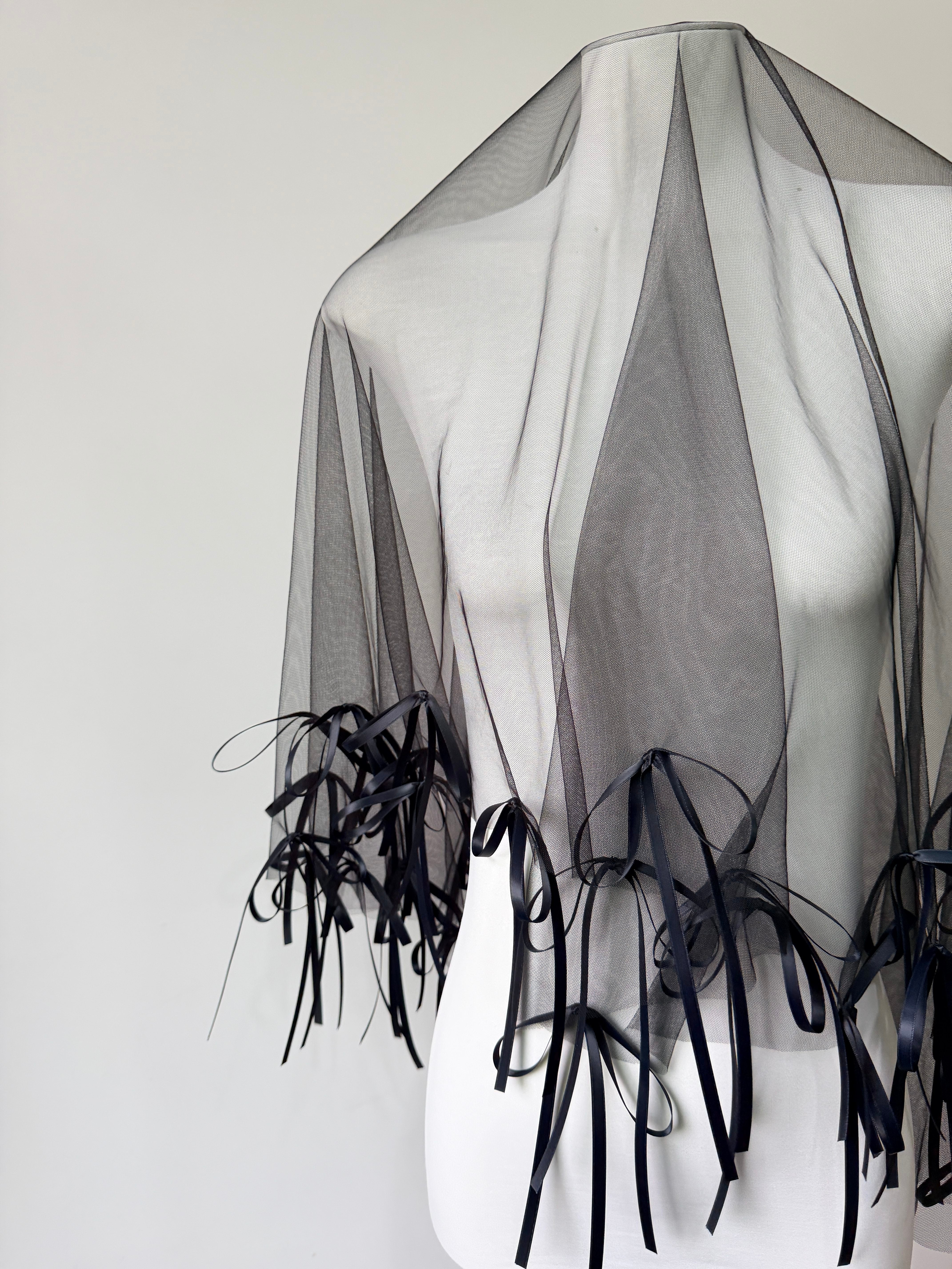 Avant-Garde Black Ribbon Bow Wedding Veil - Gothic Romance Single-Tier Drop Veil, Whimsical Satin Bow Edge Over-the-Head Anti-Bride Veil  LUNA-X358