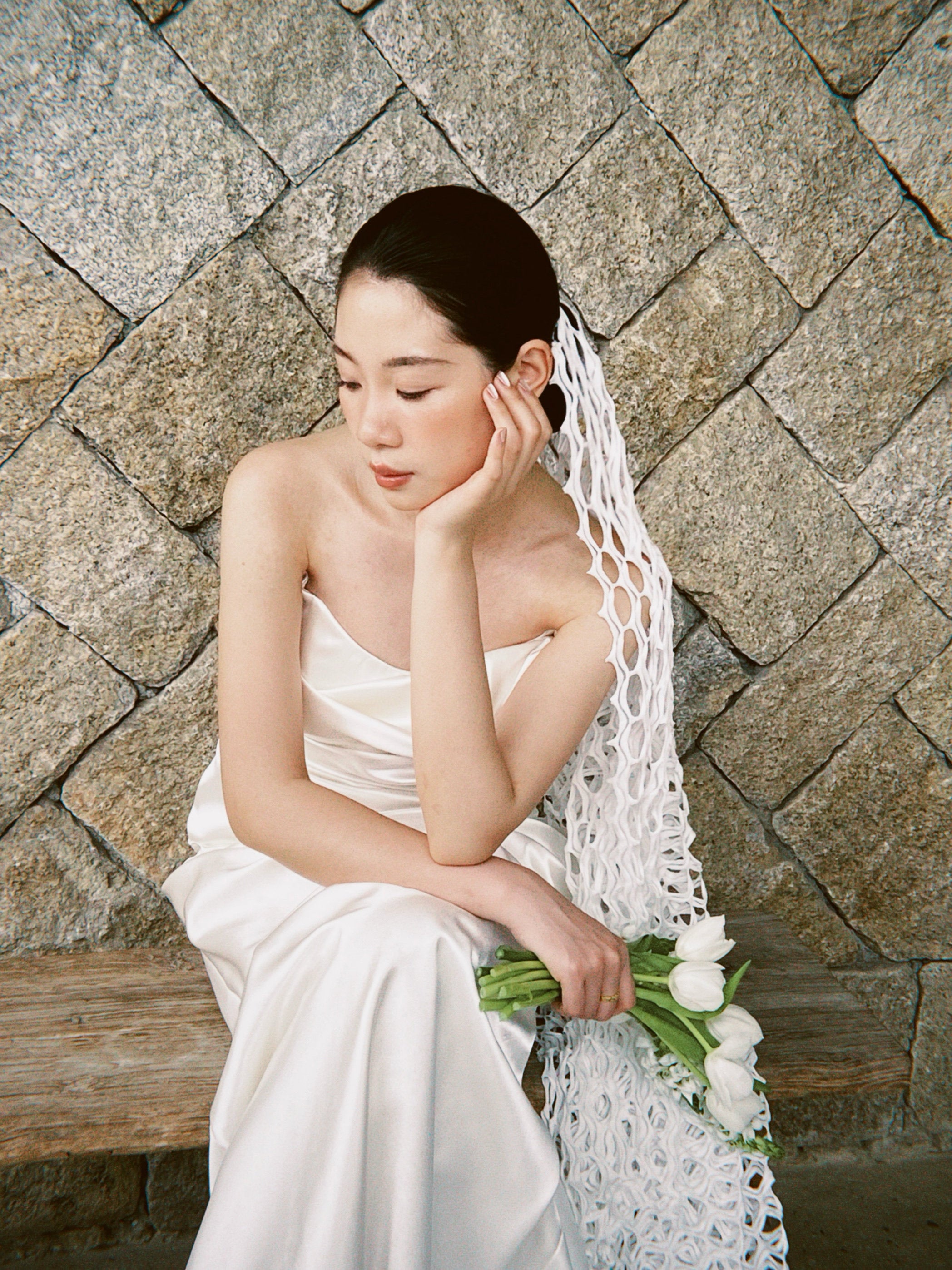 Avant-Garde Geometric Crochet Lattice Bridal Veil - Modern Retro Open-Knit Mesh Cathedral Veil, Whimsical Boho Floor-Sweeping Statement Elopement Veil  LUNA-X365