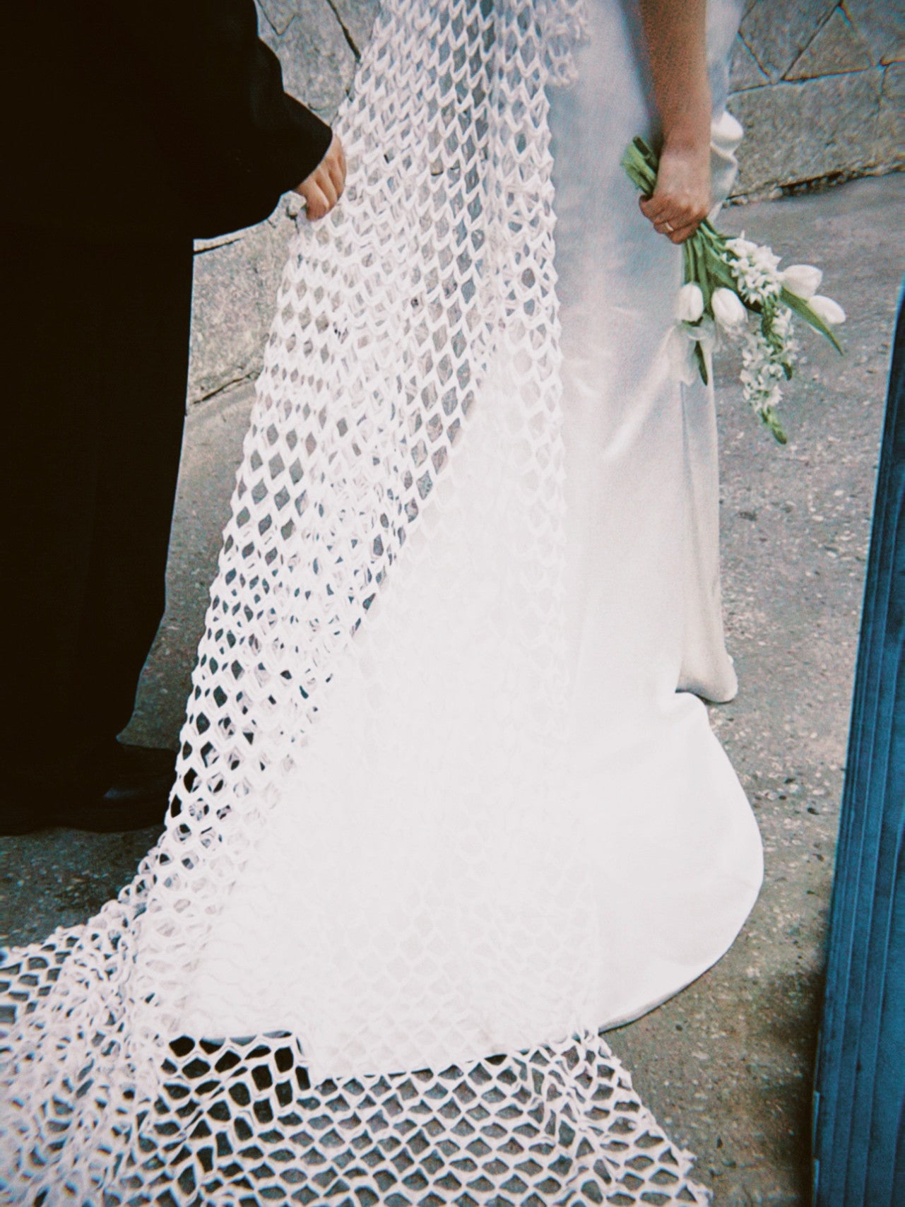 Avant-Garde Geometric Crochet Lattice Bridal Veil - Modern Retro Open-Knit Mesh Cathedral Veil, Whimsical Boho Floor-Sweeping Statement Elopement Veil  LUNA-X365