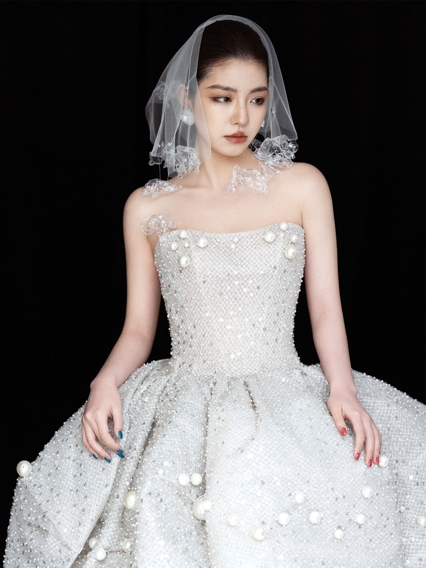Avant-Garde Liquid Bubble Edge Bridal Veil - Single Layer Soft Illusion Tulle Short Wedding Veil with Sculpted Clear Flounces  LUNA-X381