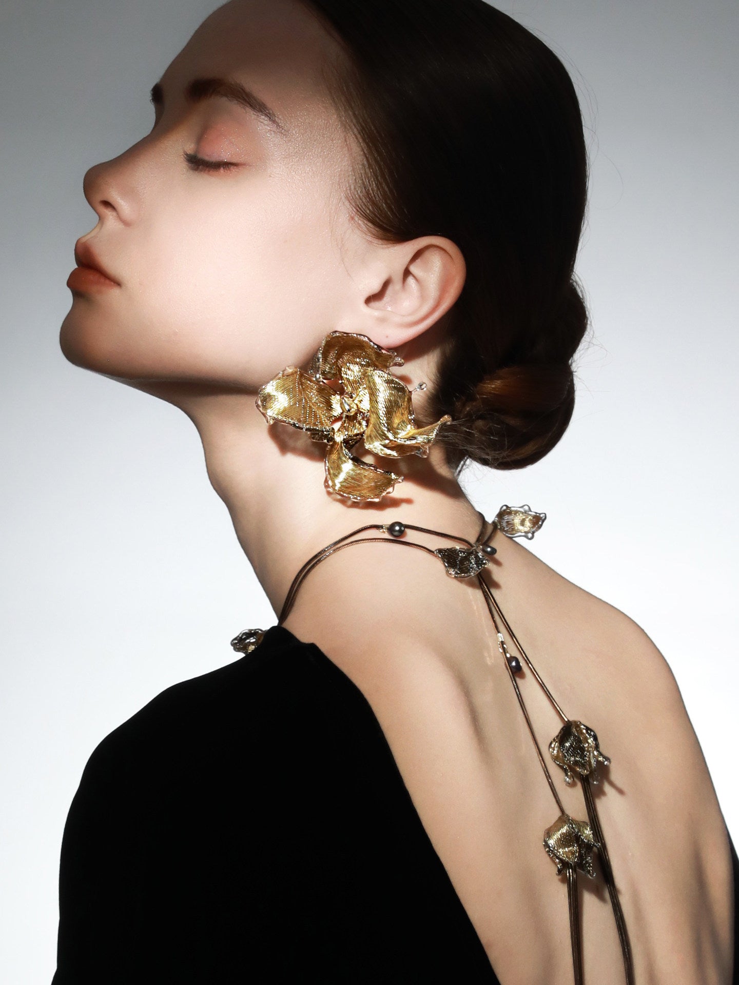Avant-Garde Hand-Woven Metallic Mesh Flower Earrings - Deconstructed Liquid-Edge Floral Studs with Clear Melting Ice Accent  LUNA-X387