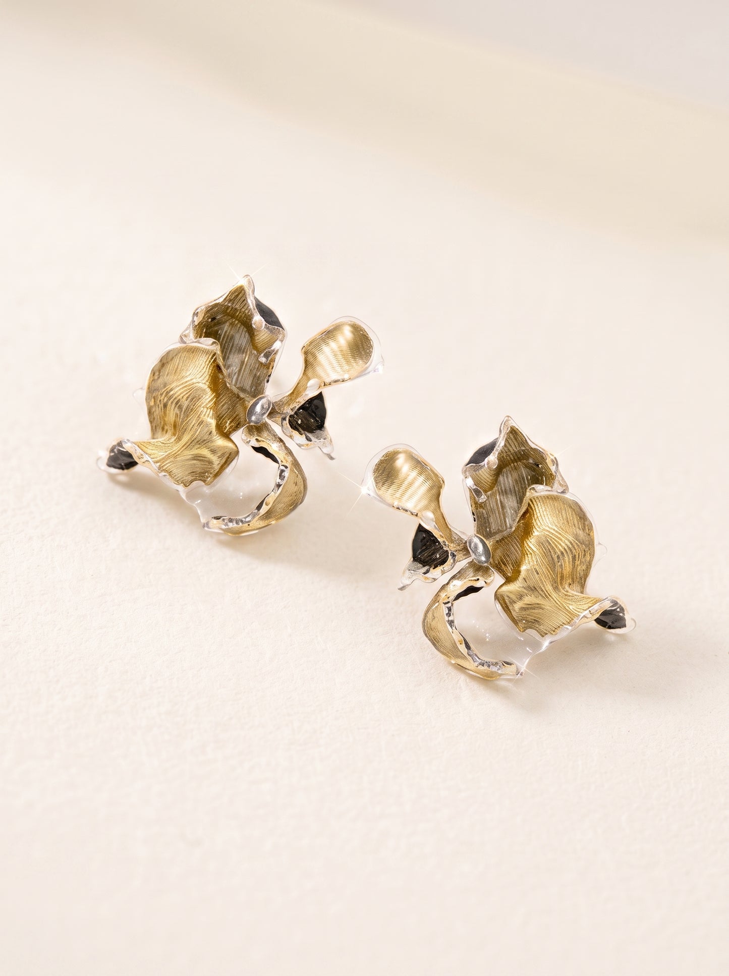 Avant-Garde Hand-Woven Metallic Mesh Flower Earrings - Deconstructed Liquid-Edge Floral Studs with Clear Melting Ice Accent  LUNA-X387