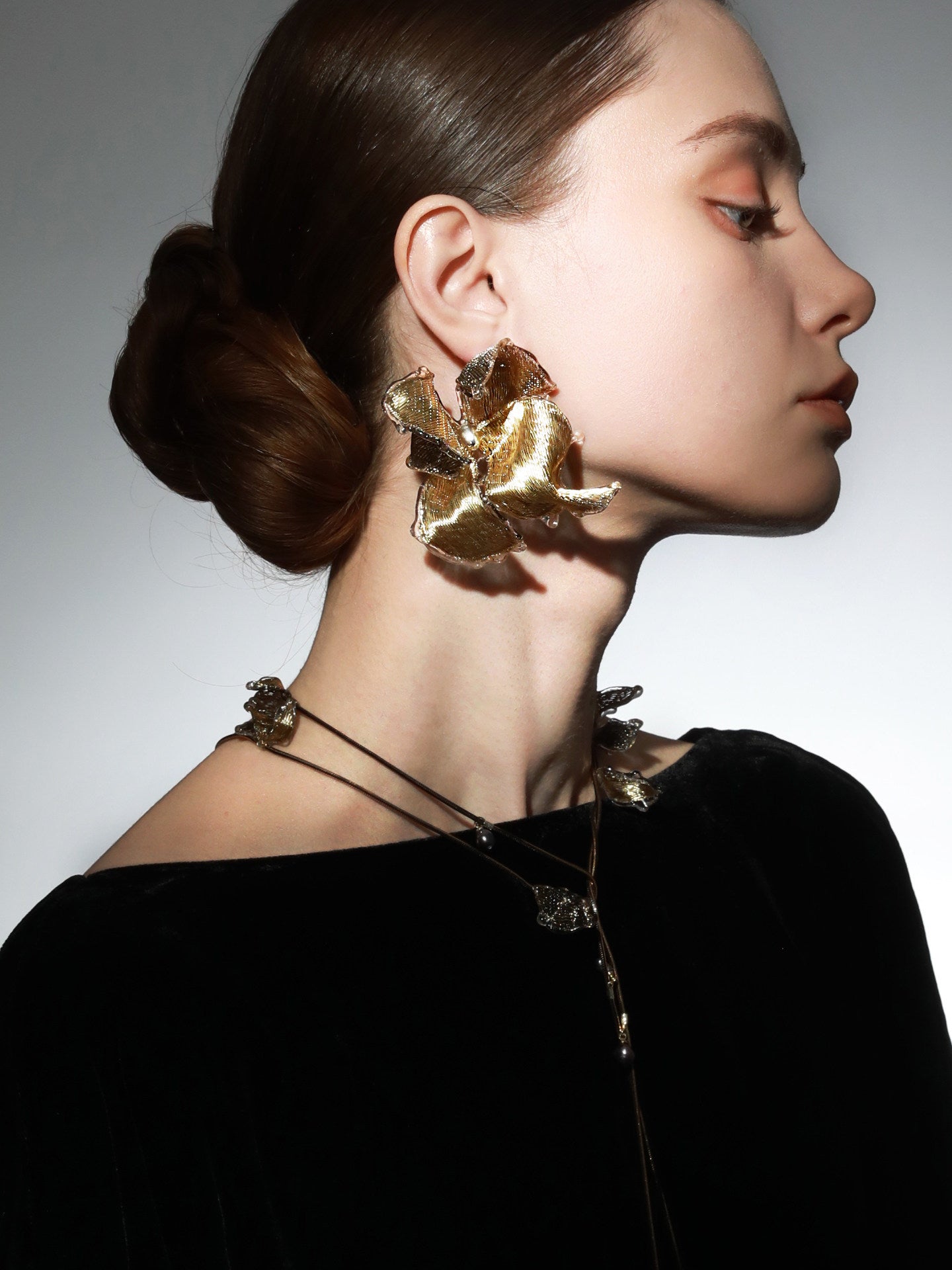 Avant-Garde Hand-Woven Metallic Mesh Flower Earrings - Deconstructed Liquid-Edge Floral Studs with Clear Melting Ice Accent  LUNA-X387
