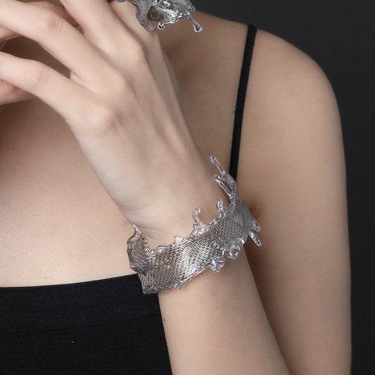Avant-Garde Hand-Woven Metallic Mesh Splash Bangle - Malleable Liquid-Edge Cuff Bracelet with Sculptural Clear Water Droplets LUNA-X390