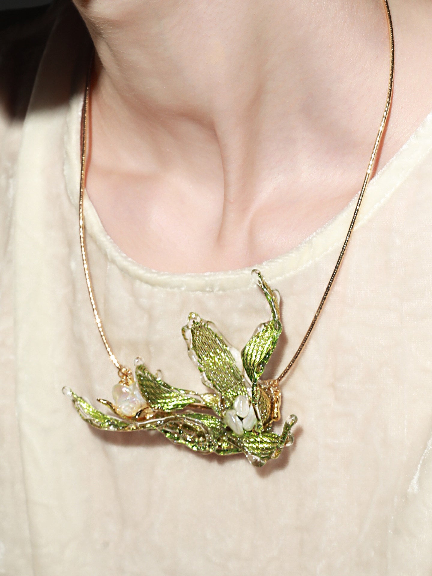 Avant-Garde Hand-Woven Metallic Leaf Necklace - Deconstructed Tender Green Botanical Choker with Clear Melting Ice Border LUNA-X394