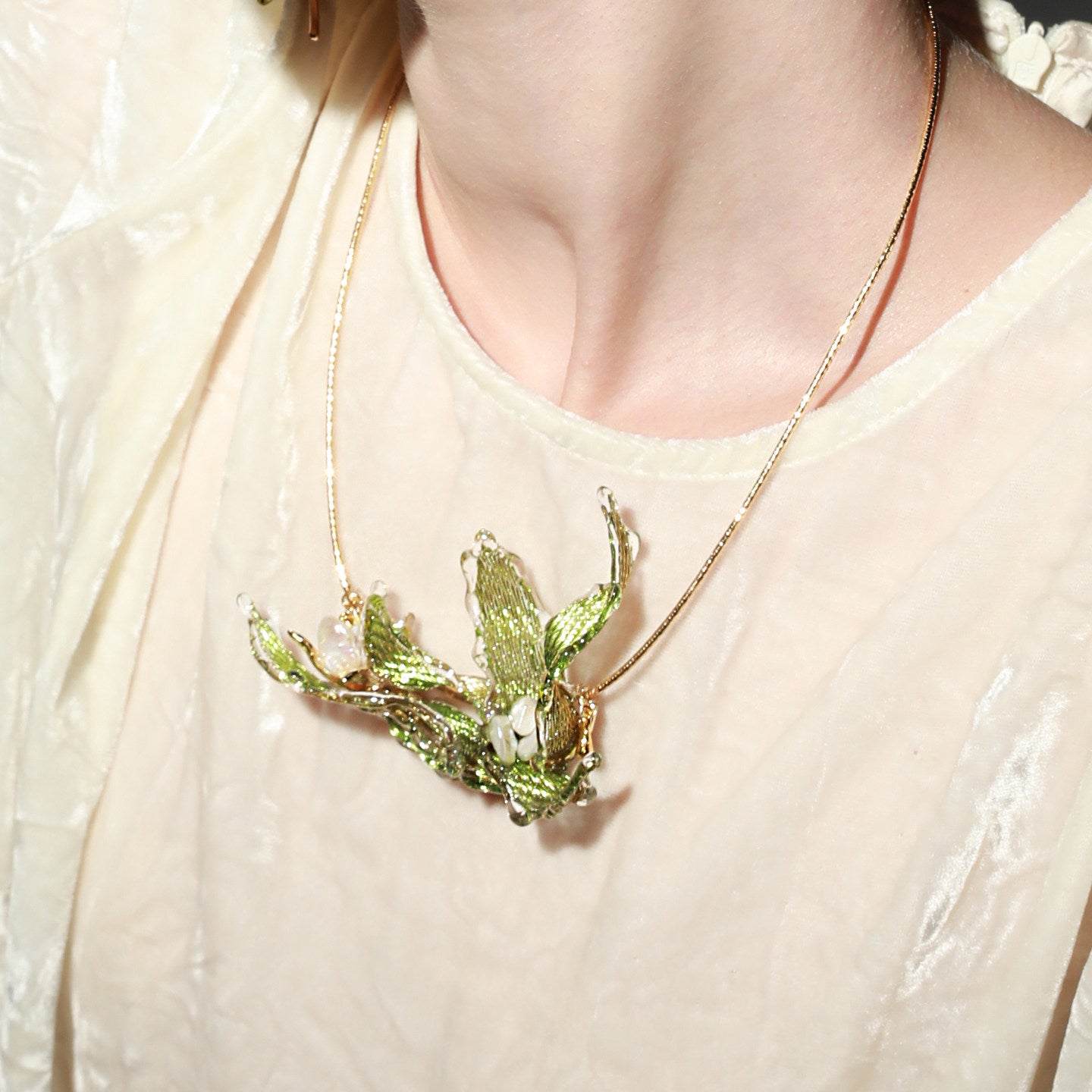 Avant-Garde Hand-Woven Metallic Leaf Necklace - Deconstructed Tender Green Botanical Choker with Clear Melting Ice Border LUNA-X394