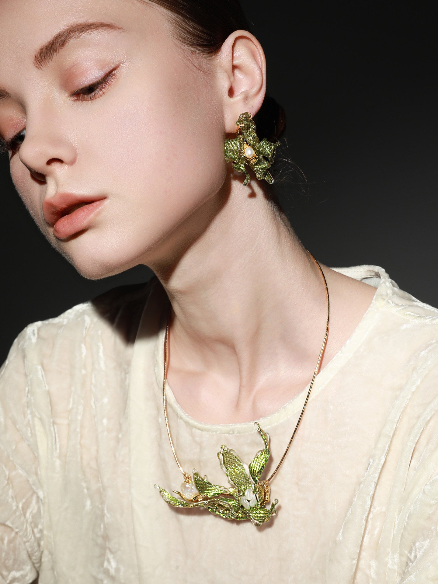 Avant-Garde Hand-Woven Metallic Leaf Necklace - Deconstructed Tender Green Botanical Choker with Clear Melting Ice Border LUNA-X394