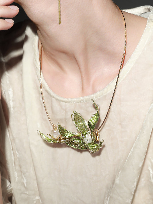 Avant-Garde Hand-Woven Metallic Leaf Necklace - Deconstructed Tender Green Botanical Choker with Clear Melting Ice Border LUNA-X394